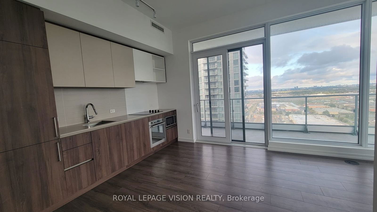 7890 Jane St, unit 3212 for rent