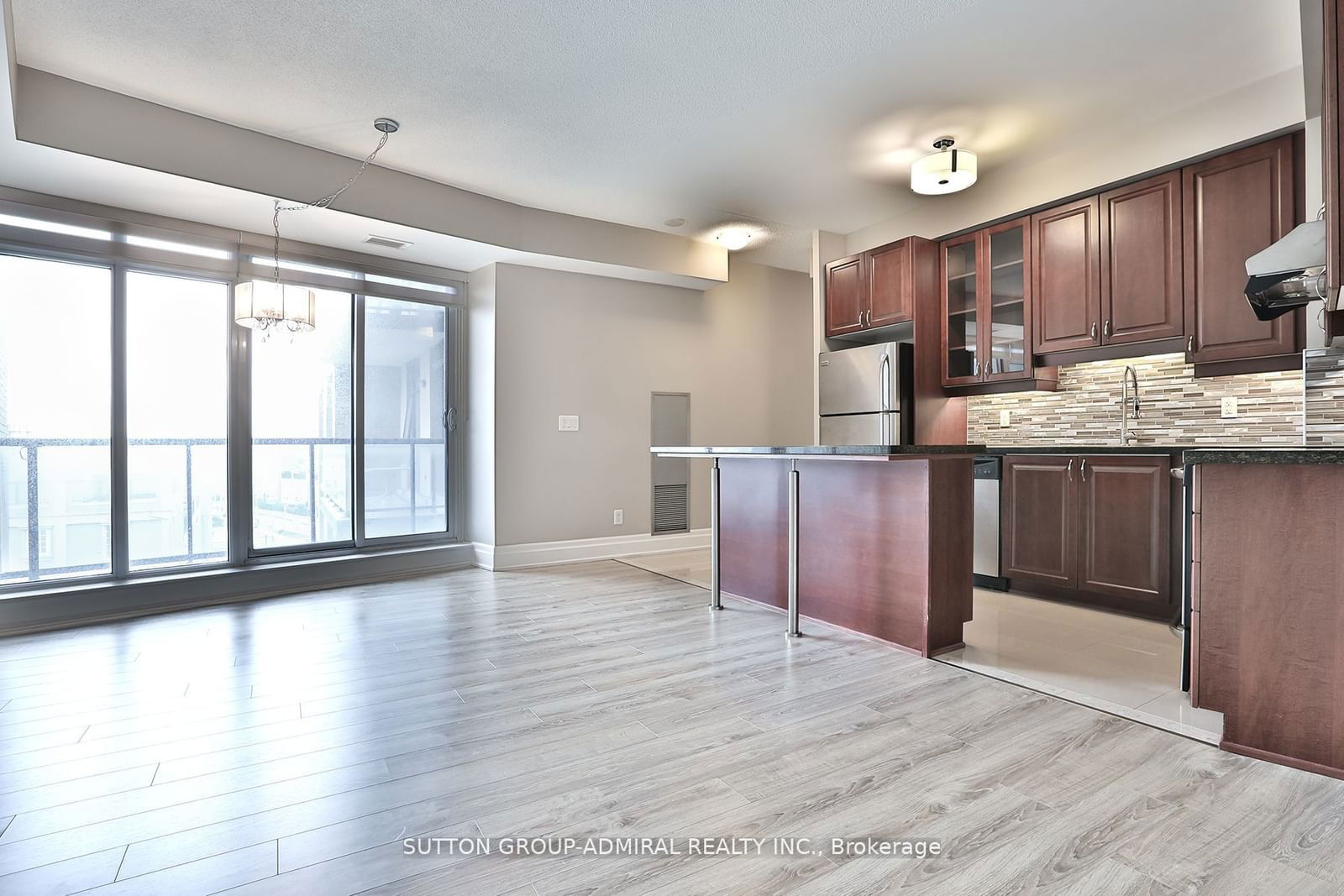 151 Upper Duke Cres, unit 517 for rent - image #7