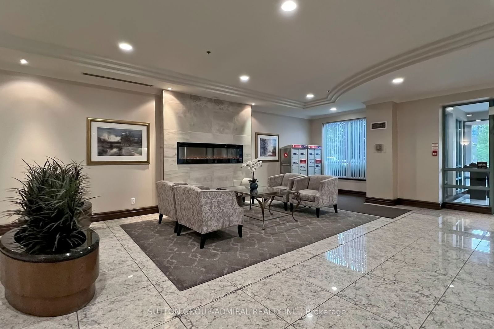 51 Baffin Crt N, unit 425 for sale - image #2