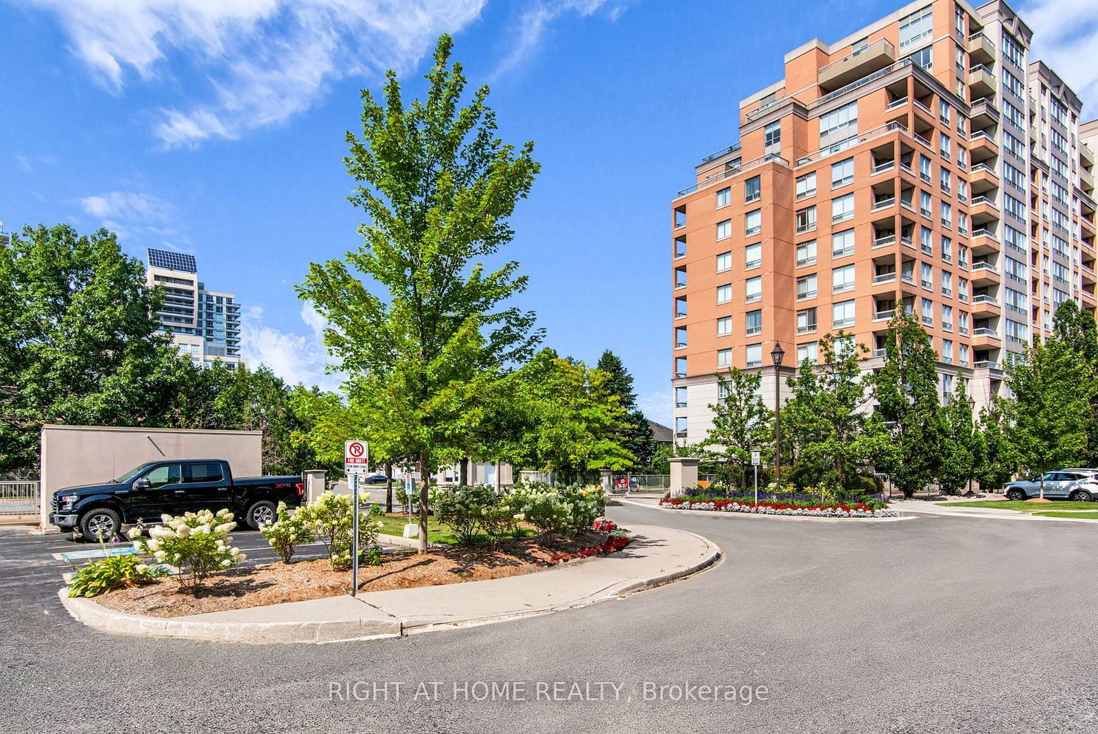 19 Northern Heights Dr, unit 404 for sale - image #13