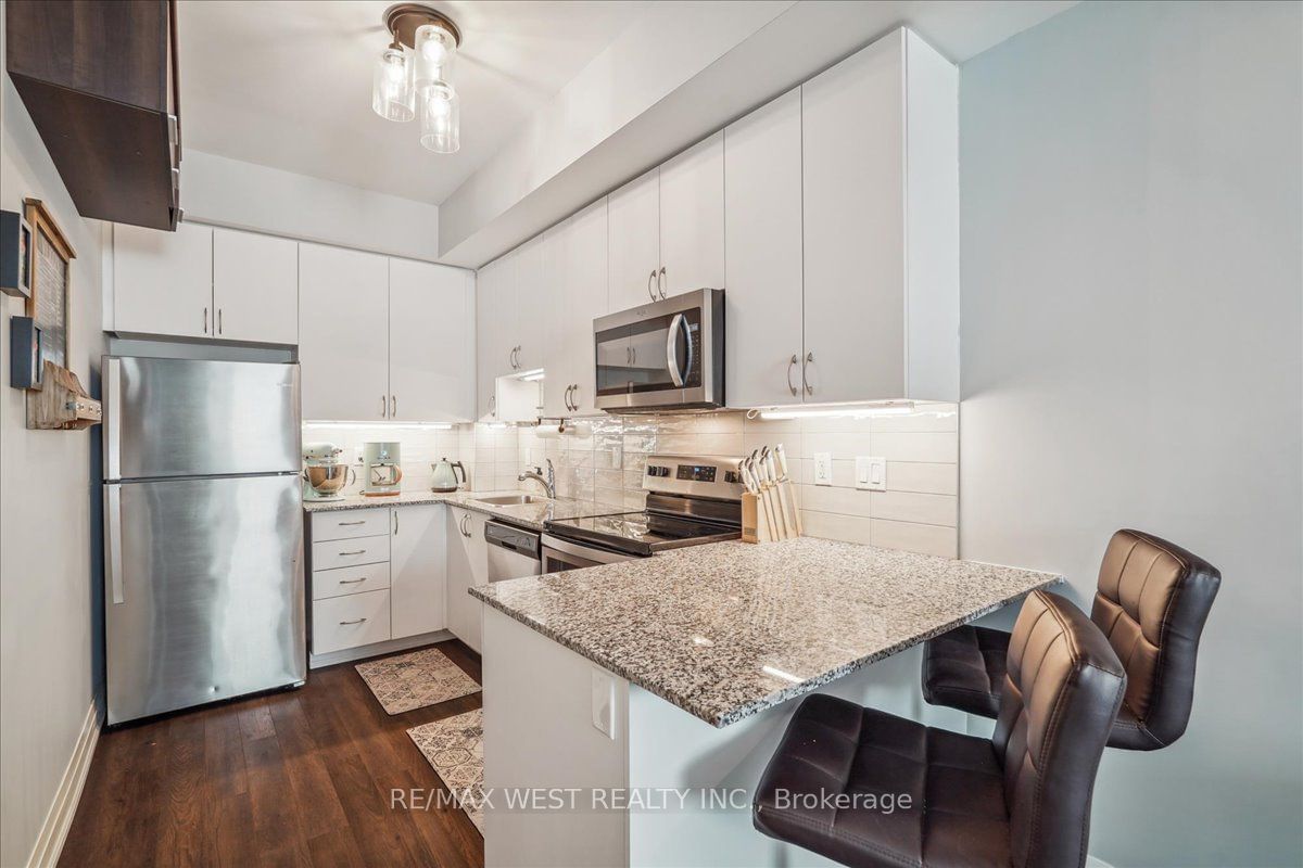 32 Coles Ave, unit F1101 for sale - image #2