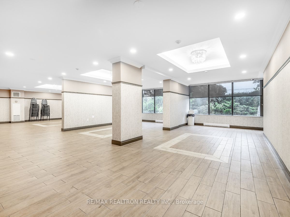 7460 Bathurst St, unit 407 for sale - image #25