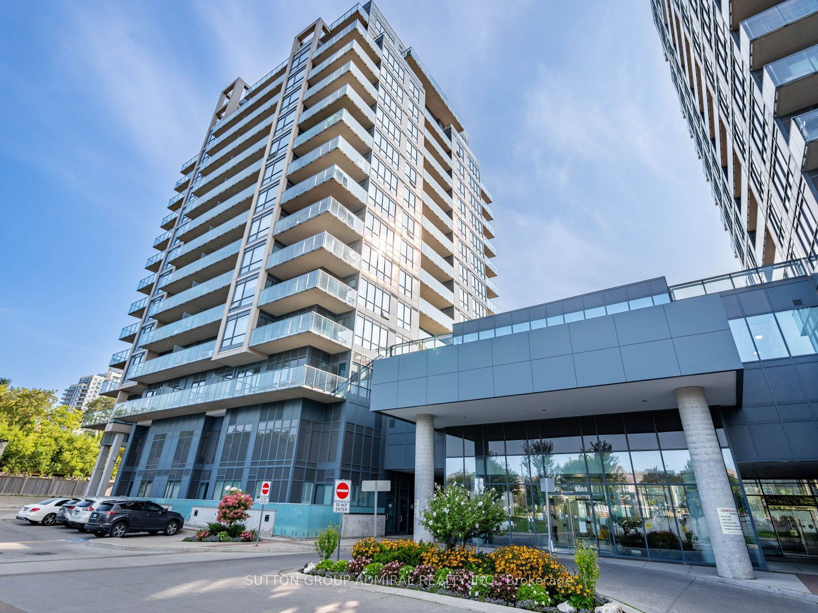 9090 Yonge St, unit 101B for sale - image #1