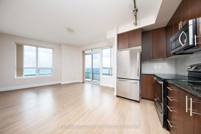 7171 Yonge St, unit 2008 for rent - image #1