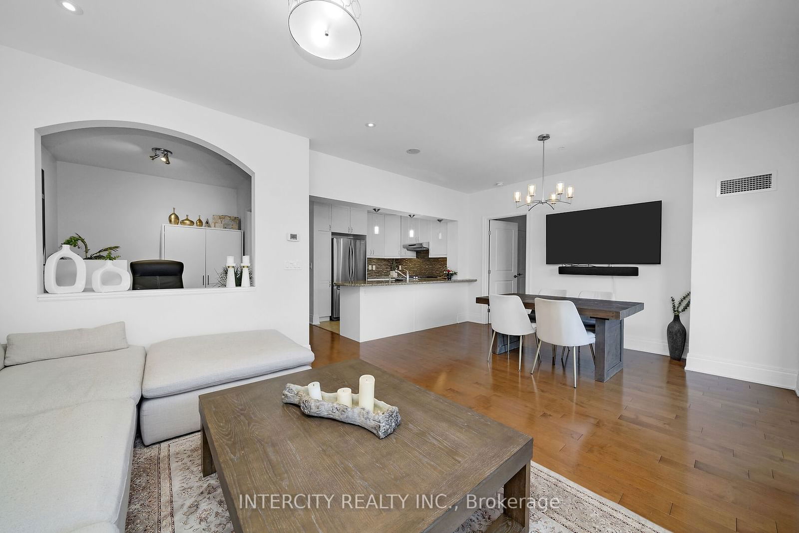 80 Burns Blvd, unit 302 for sale - image #11