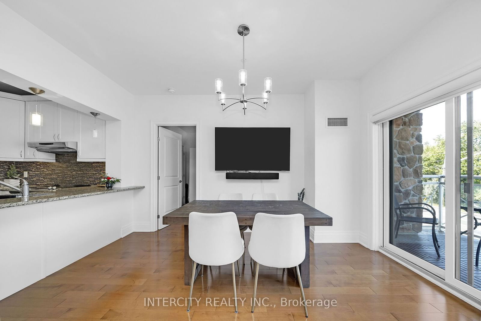 80 Burns Blvd, unit 302 for sale - image #14