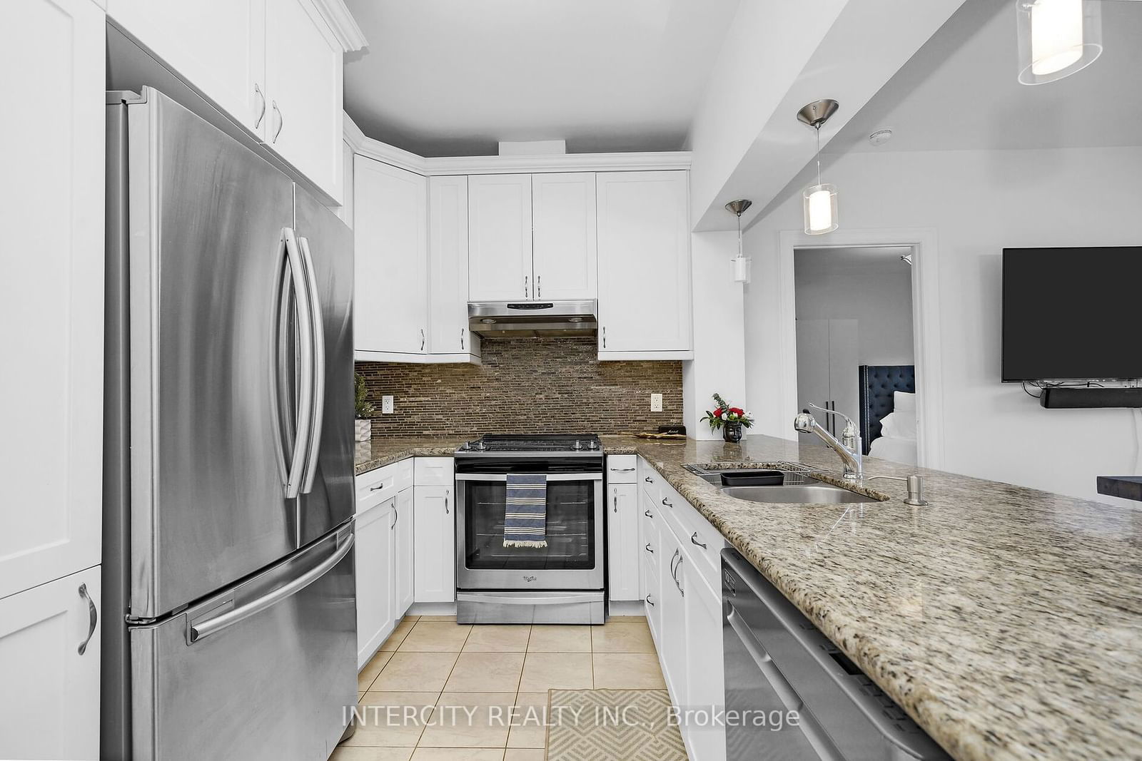 80 Burns Blvd, unit 302 for sale - image #16