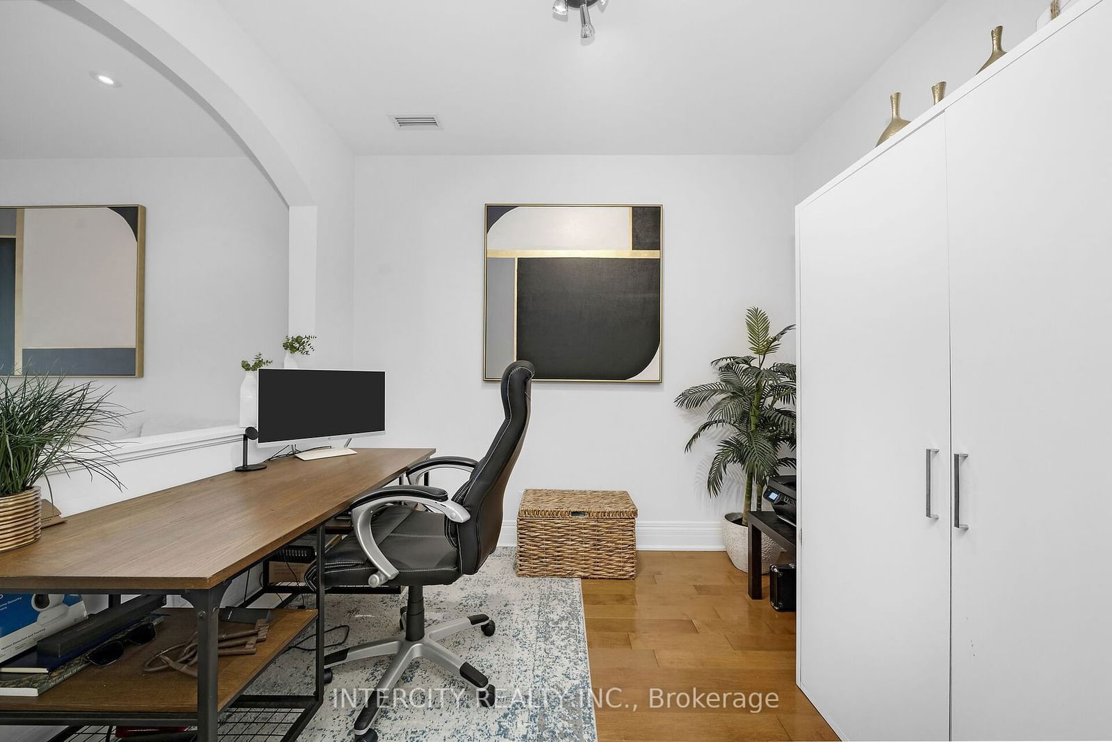 80 Burns Blvd, unit 302 for sale - image #21