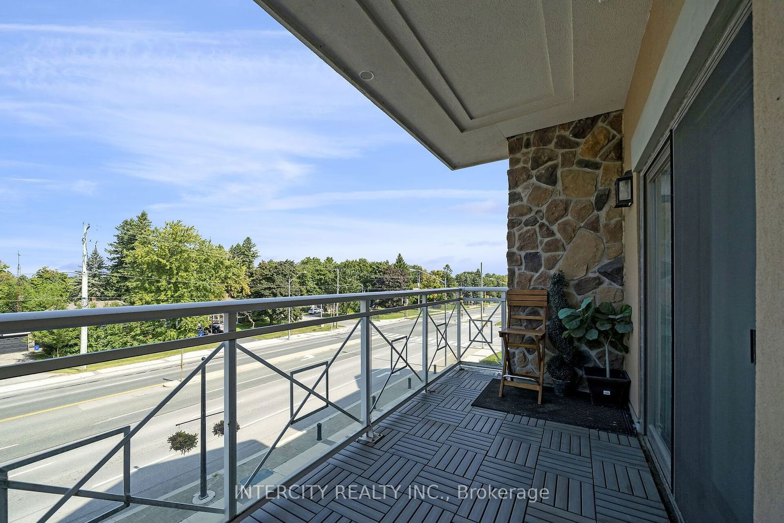 80 Burns Blvd, unit 302 for sale - image #28