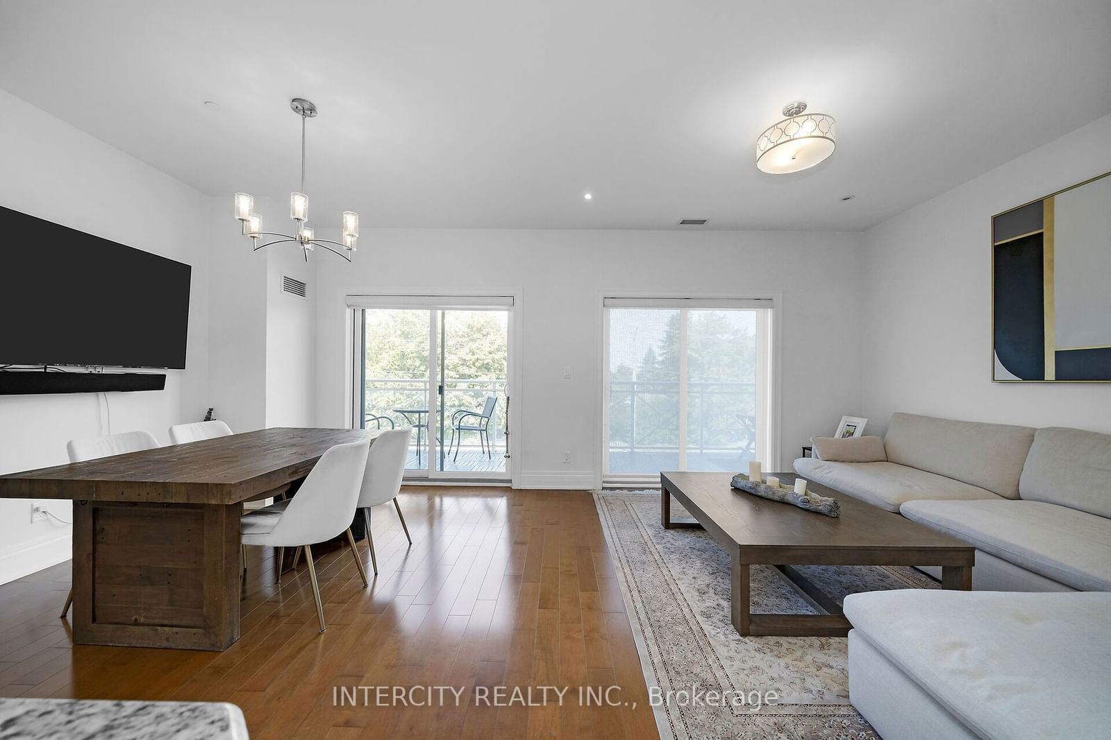 80 Burns Blvd, unit 302 for sale - image #7