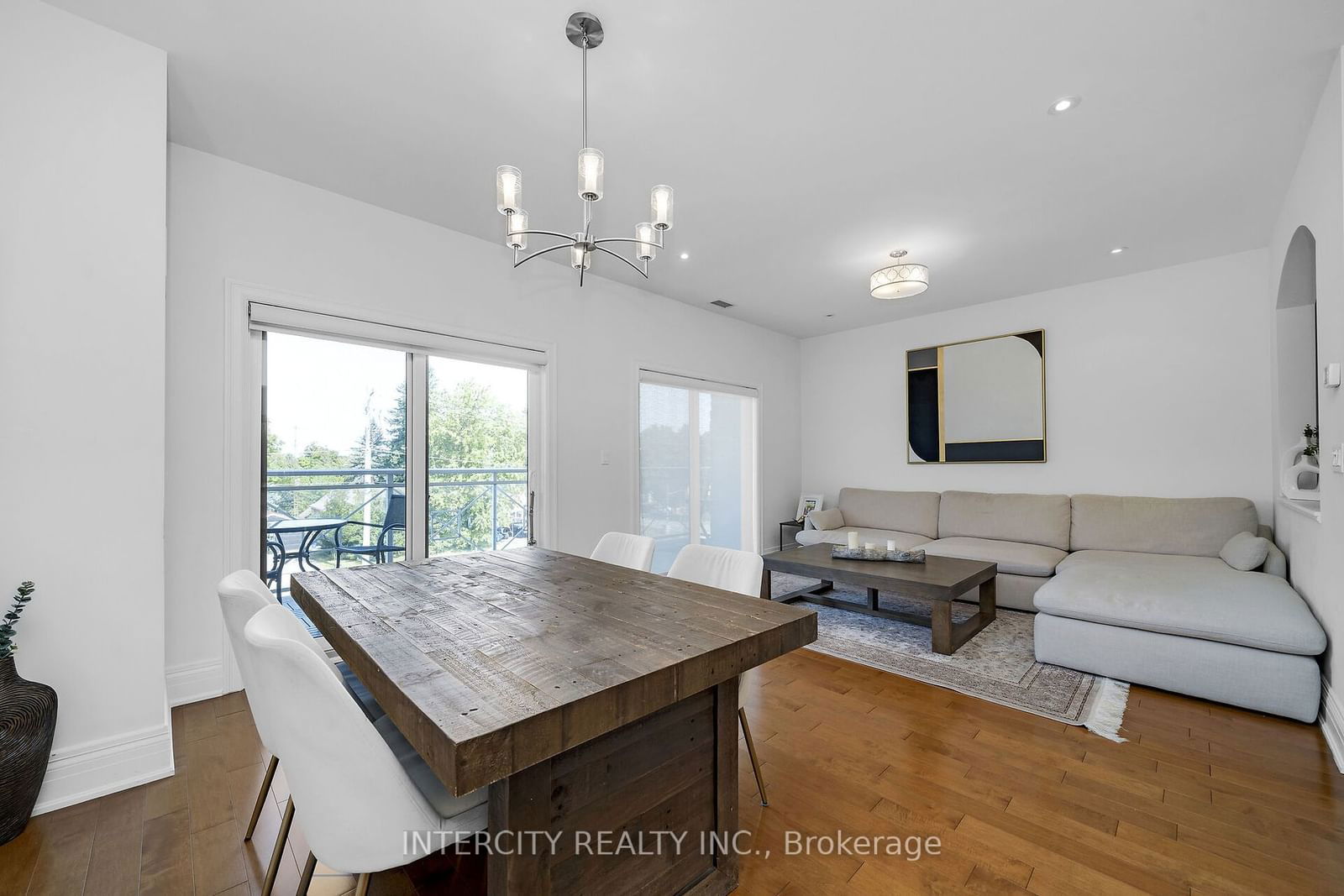 80 Burns Blvd, unit 302 for sale - image #8