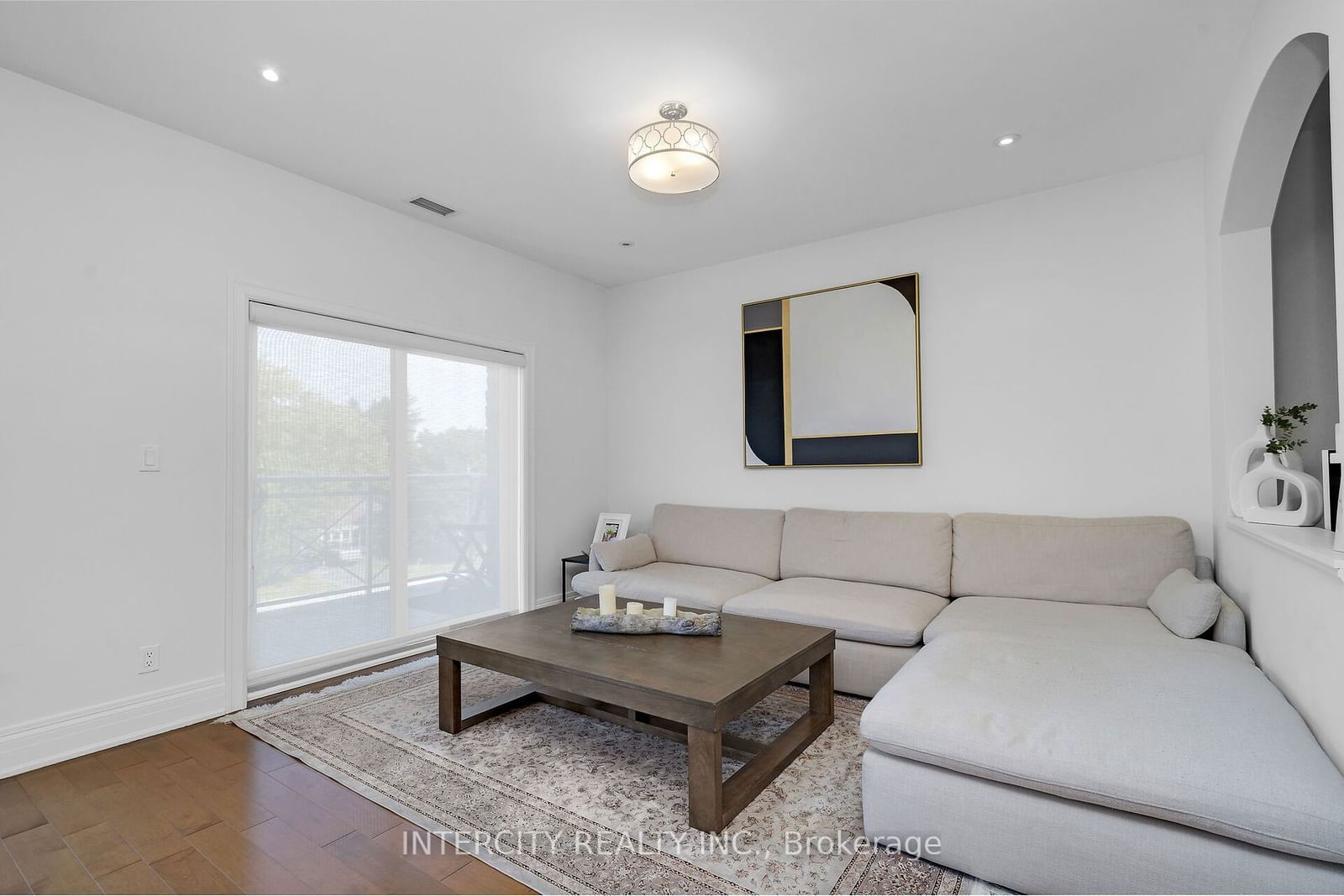 80 Burns Blvd, unit 302 for sale - image #9