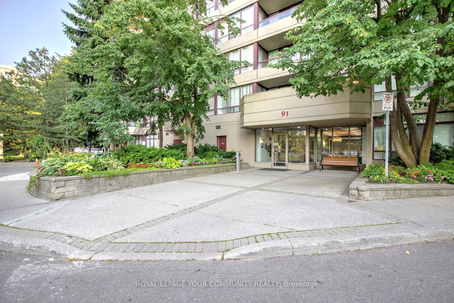 91 Townsgate Dr, unit 404 for sale - image #36