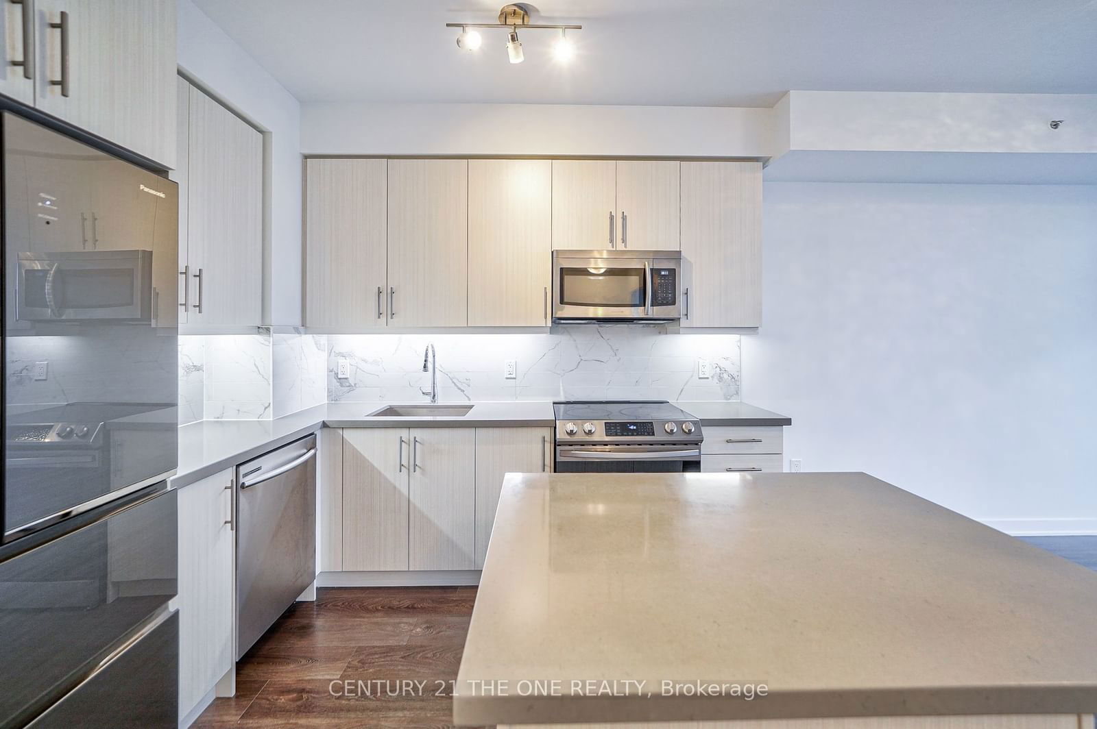 75 Oneida Cres, unit 1810 for sale