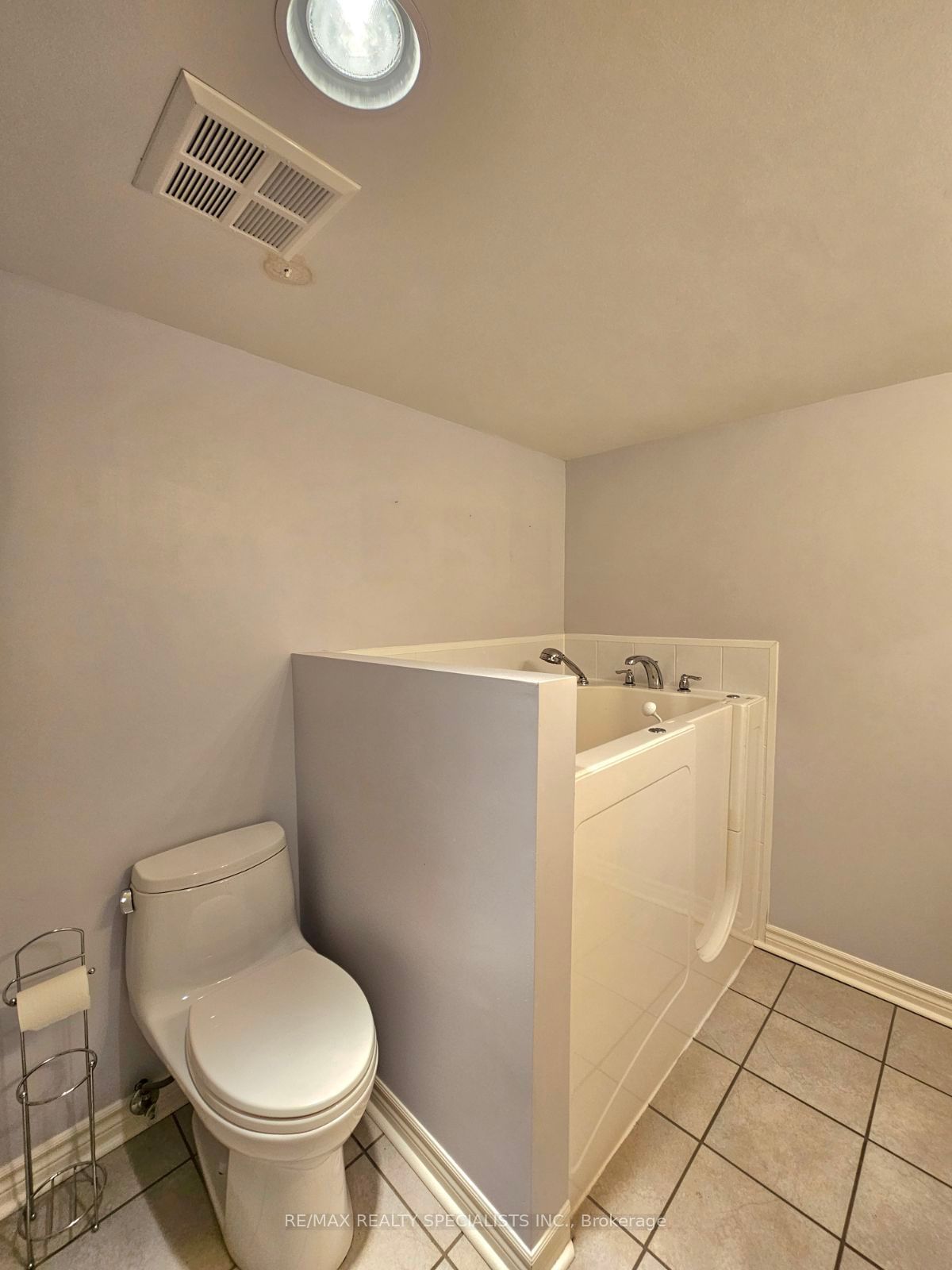 121 Woodbridge Ave, unit 412 for sale - image #22