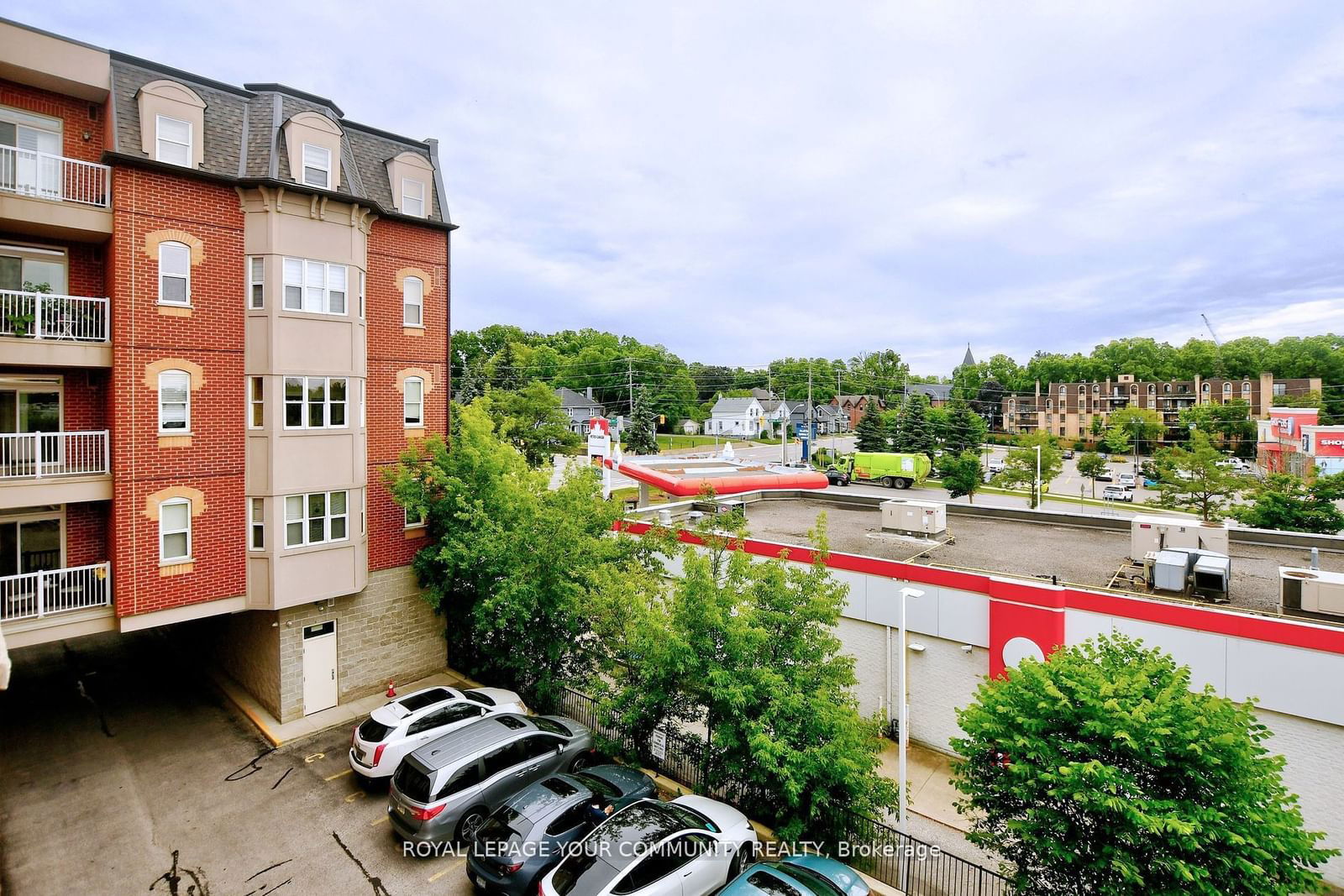 The Victorian Condos, Aurora, Toronto