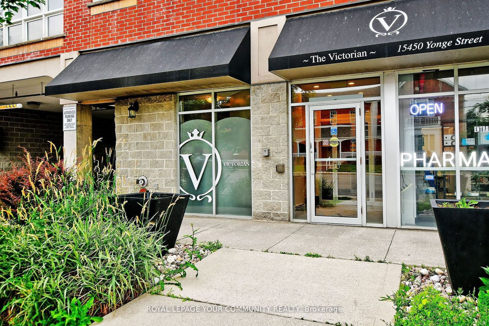 15450 Yonge St, unit 306 for sale - image #4