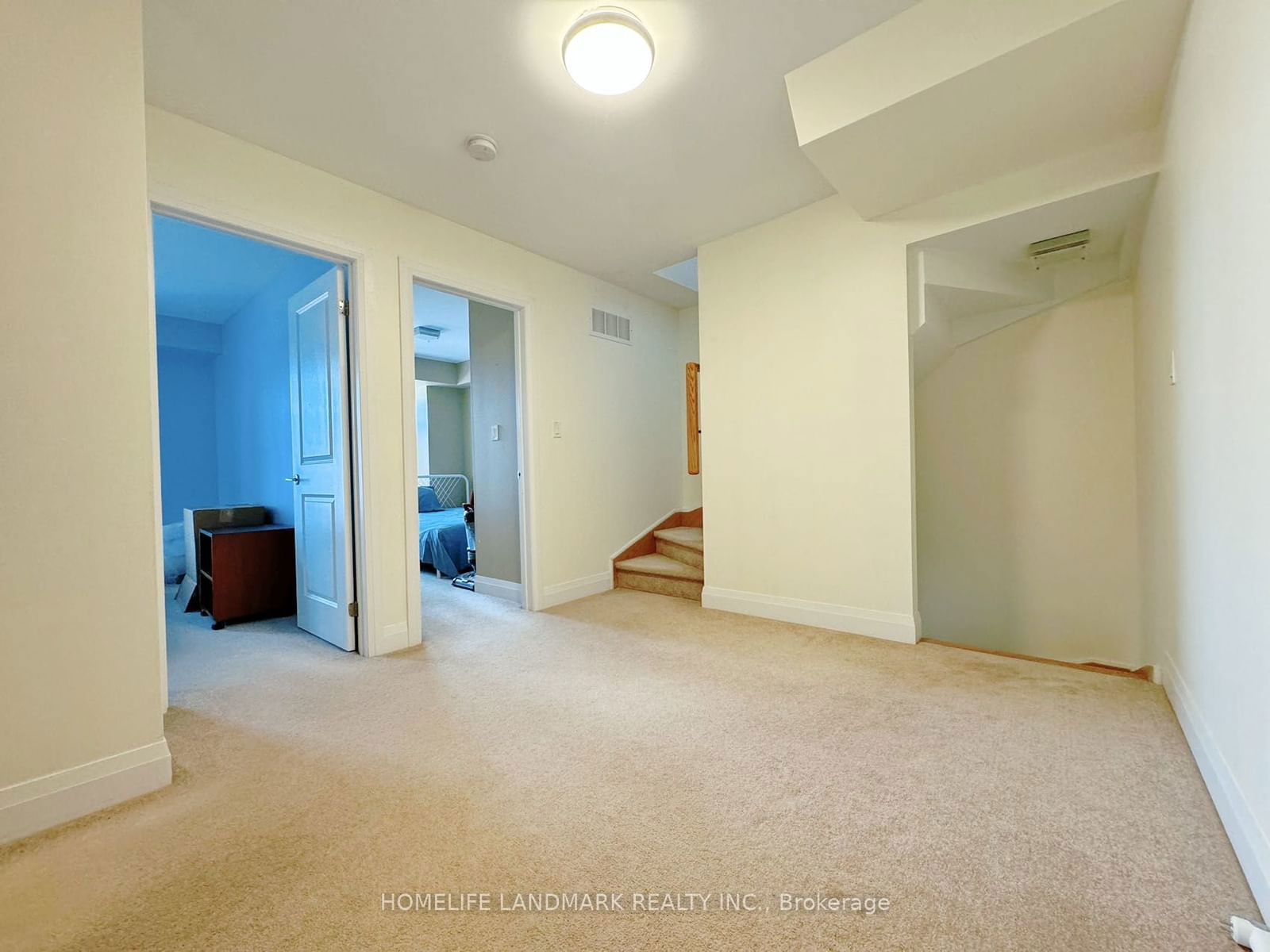 320 John St for rent  - image #8