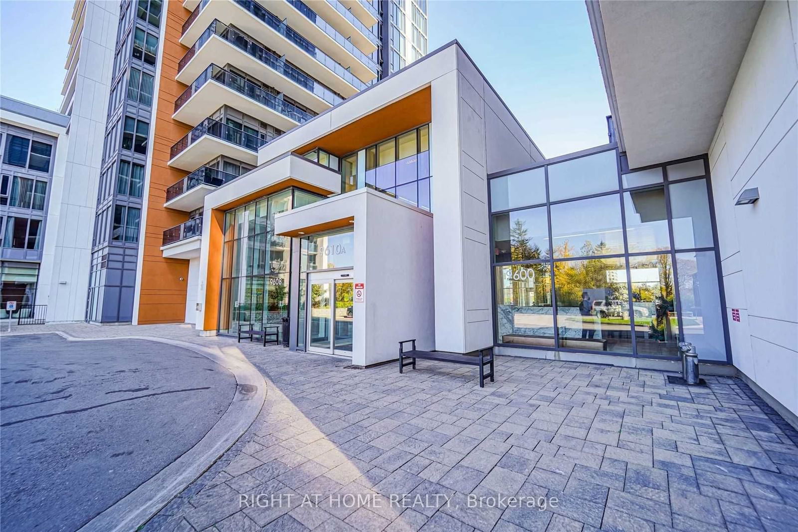 9600 Yonge St, unit 301 for sale - image #2