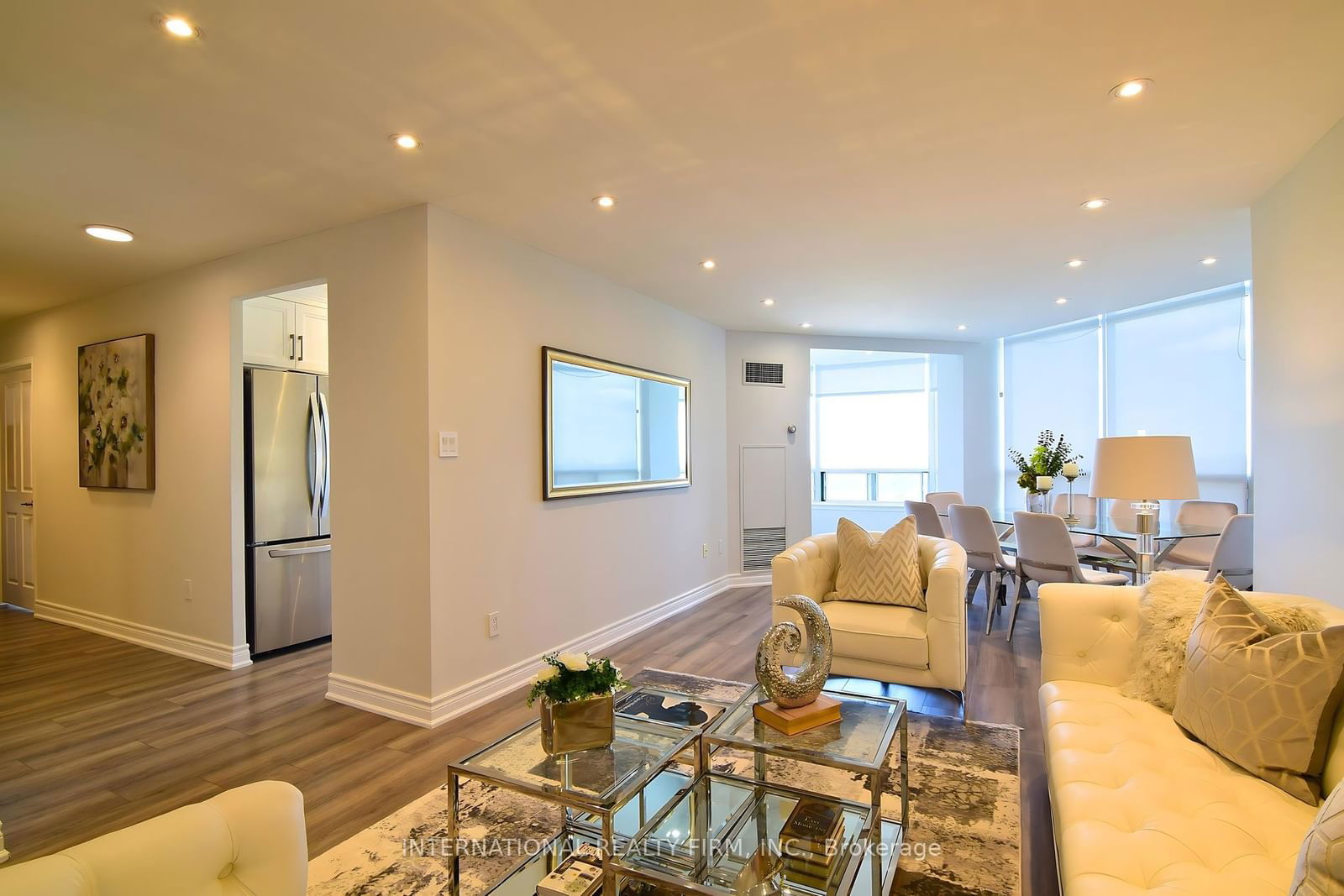 7250 Yonge St, unit Ph105 for sale - image #4