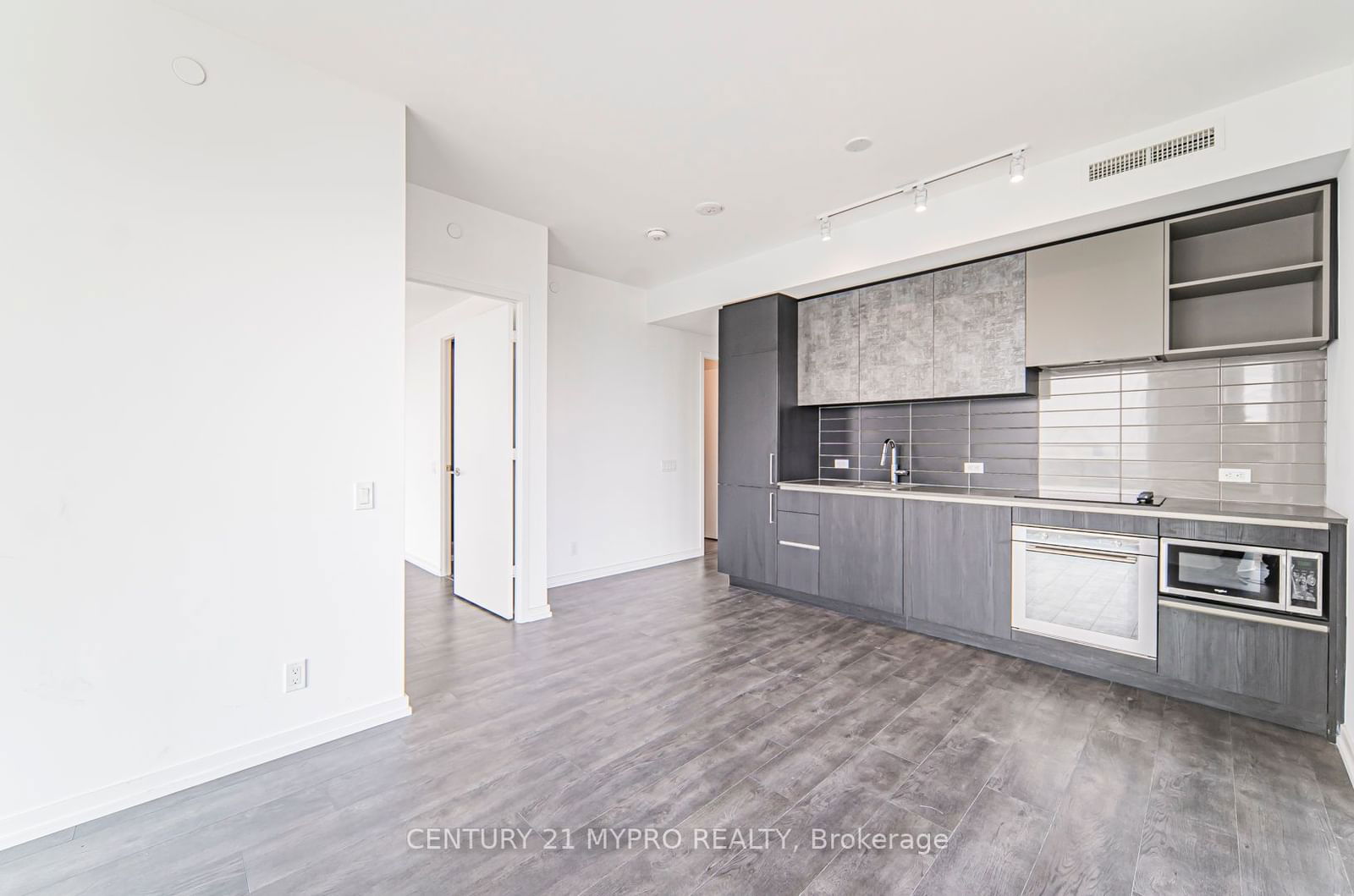 7890 Jane St, unit 2212 for sale