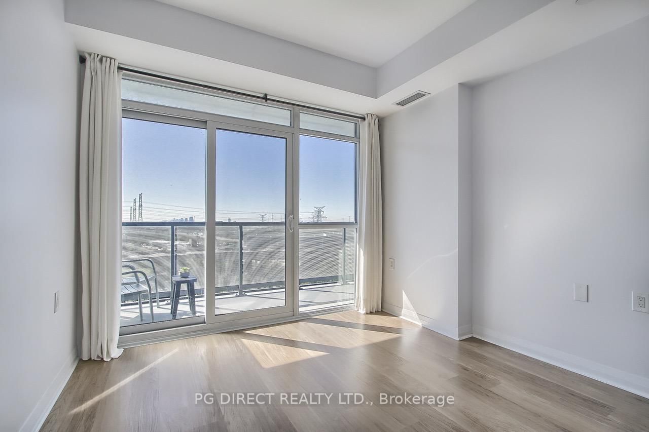 55 Oneida Cres, unit 703 for sale - image #4