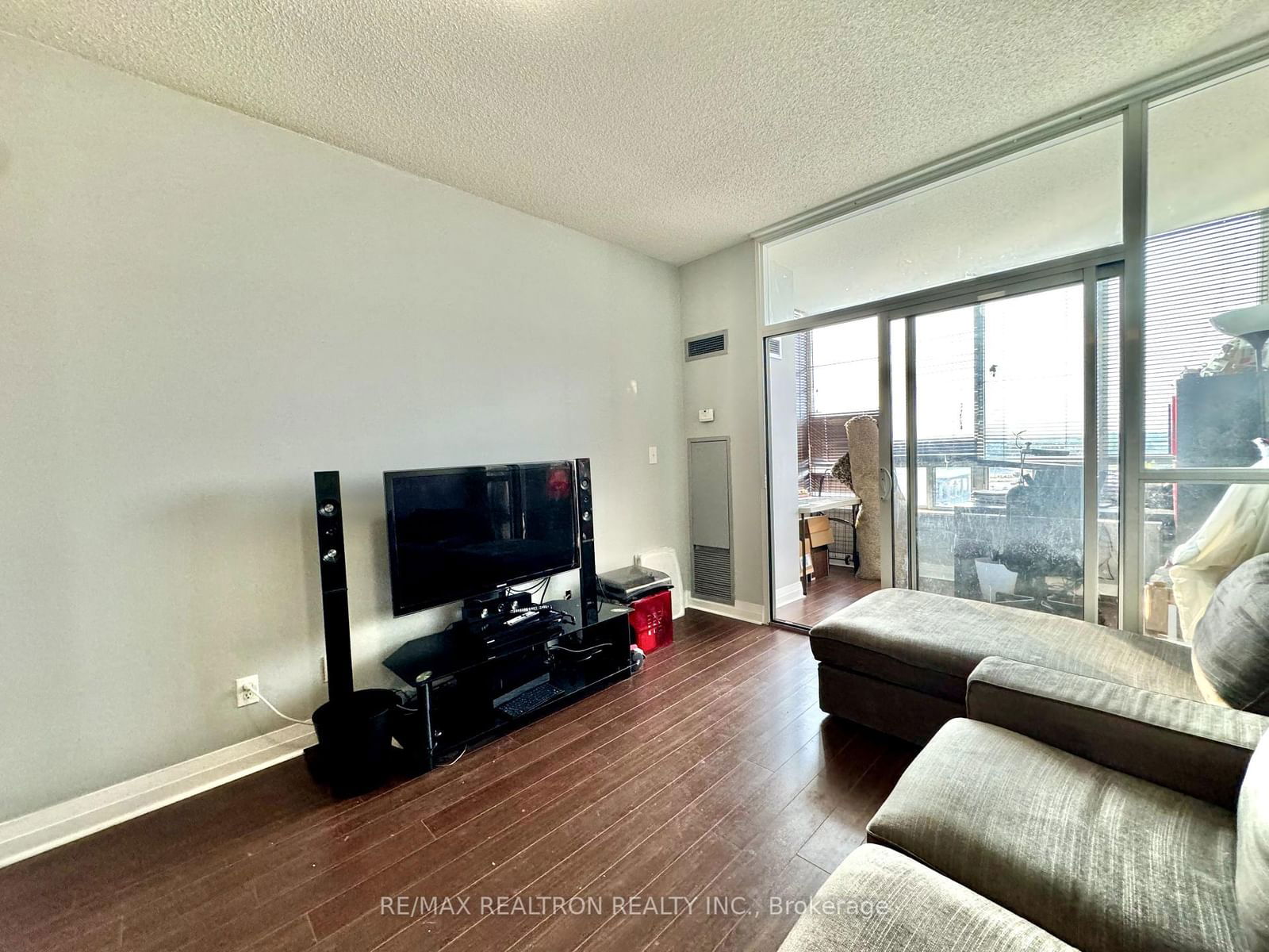 7363 Kennedy Rd, unit PH05 for sale - image #6