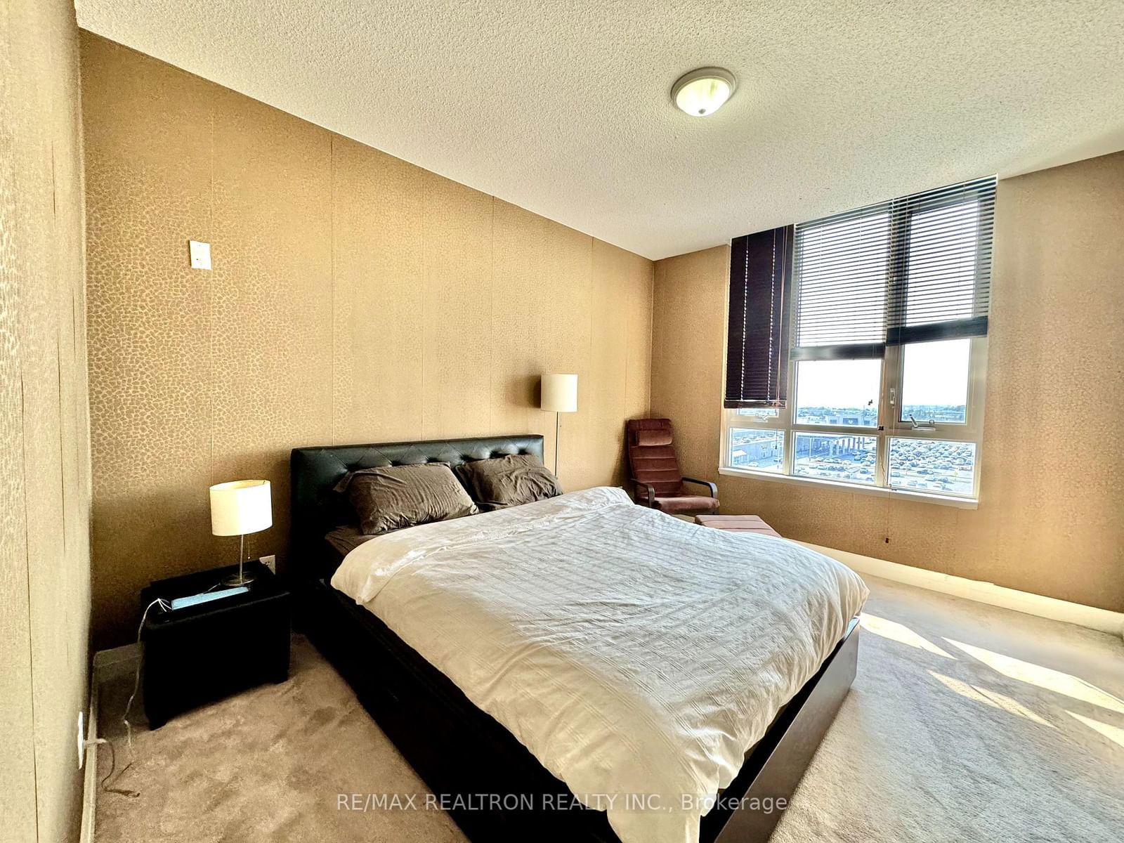 7363 Kennedy Rd, unit PH05 for sale - image #8