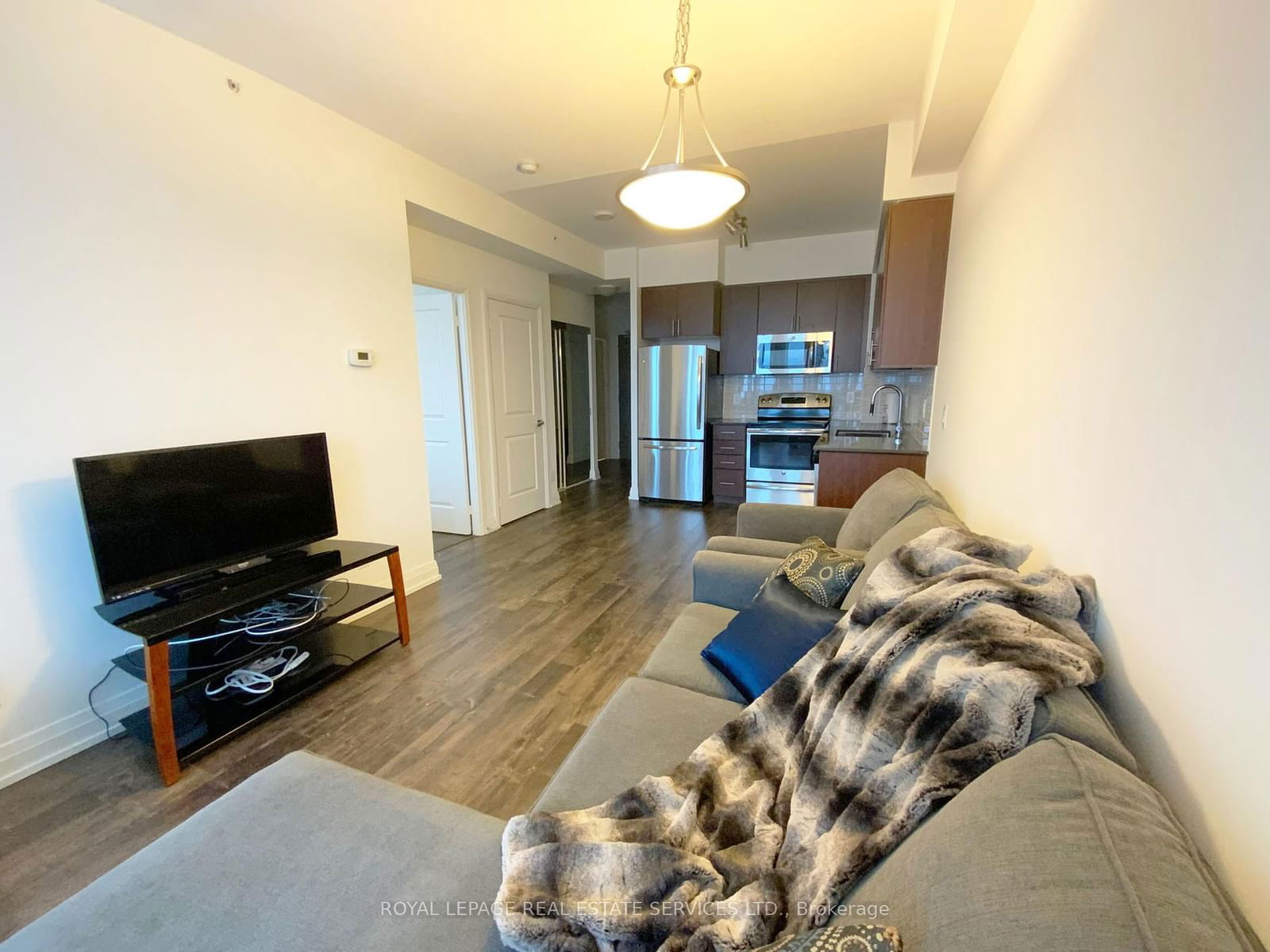 7167 Yonge St, unit 507 for rent - image #4