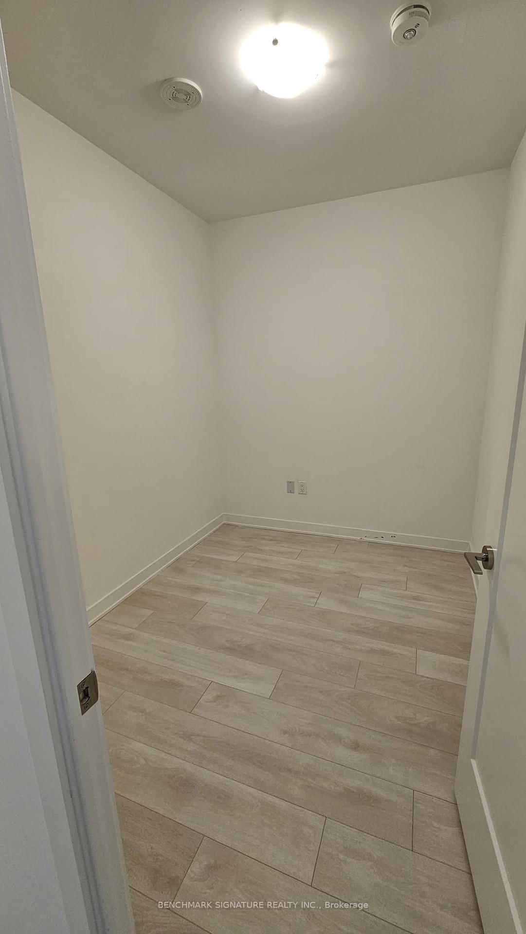 95 Oneida Cres, unit 1001 for rent - image #7