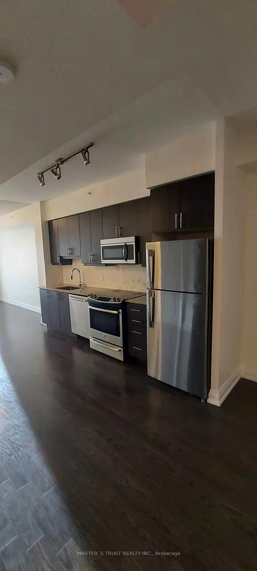 7171 Yonge St, unit 2312 for rent - image #4