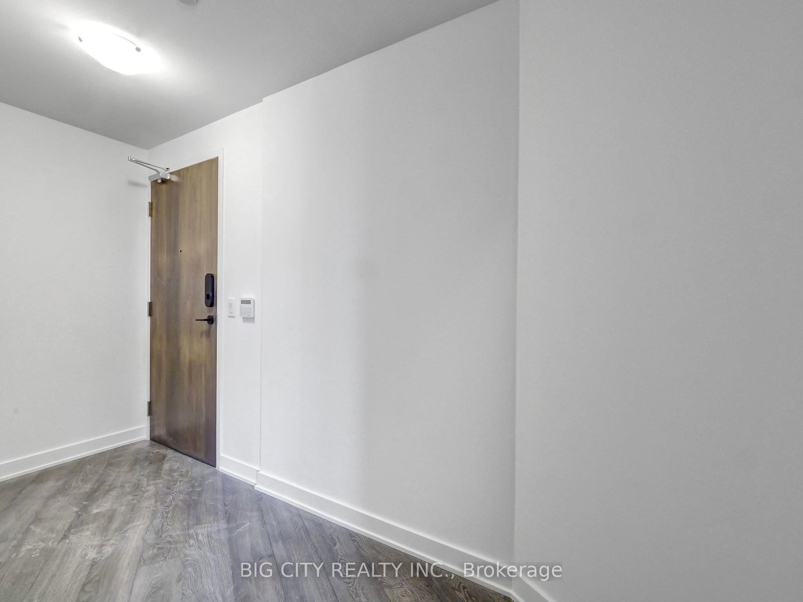 120 Eagle Rock Way, unit 211 for sale - image #3