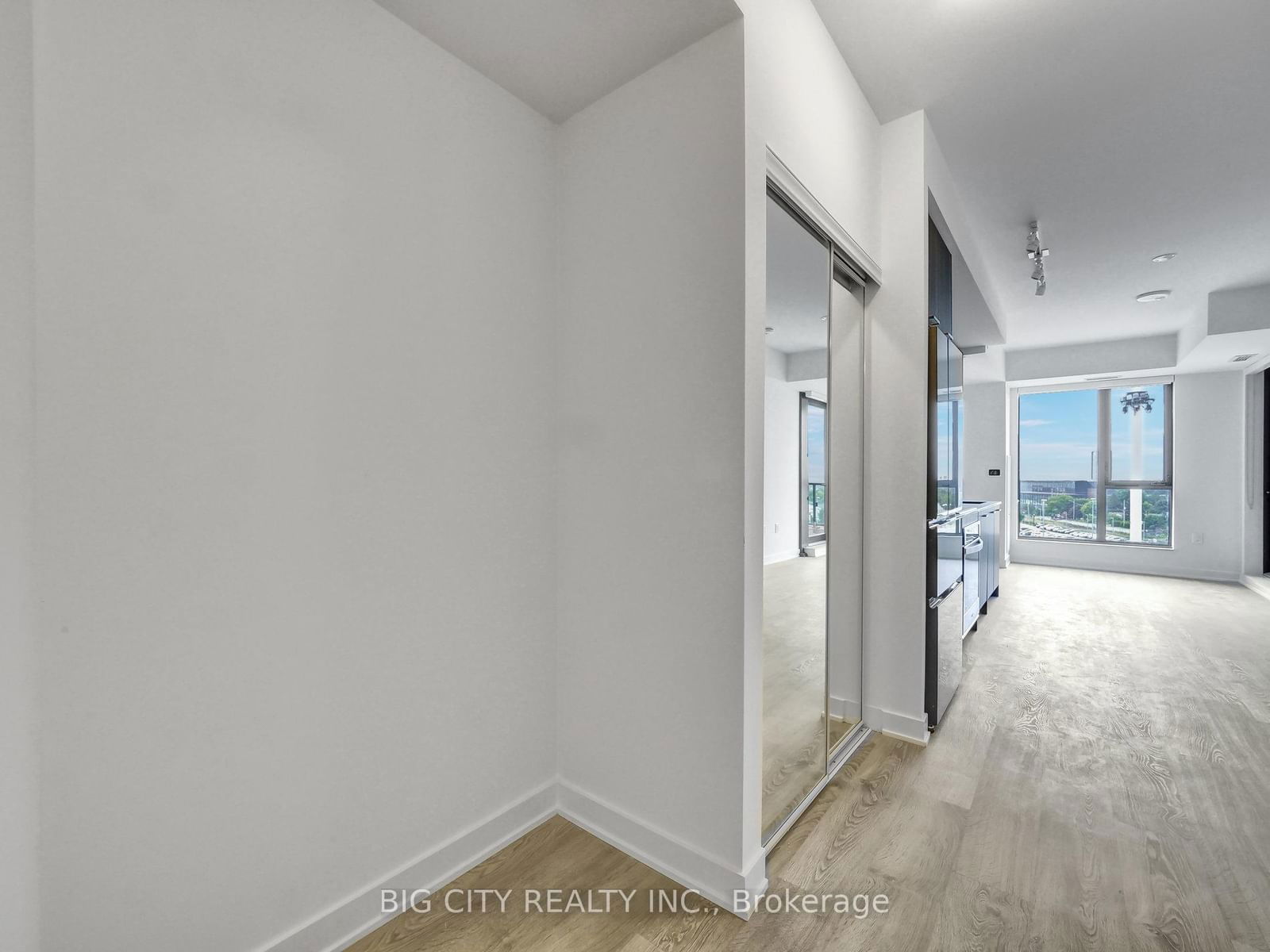 120 Eagle Rock Way, unit 313 for rent - image #3