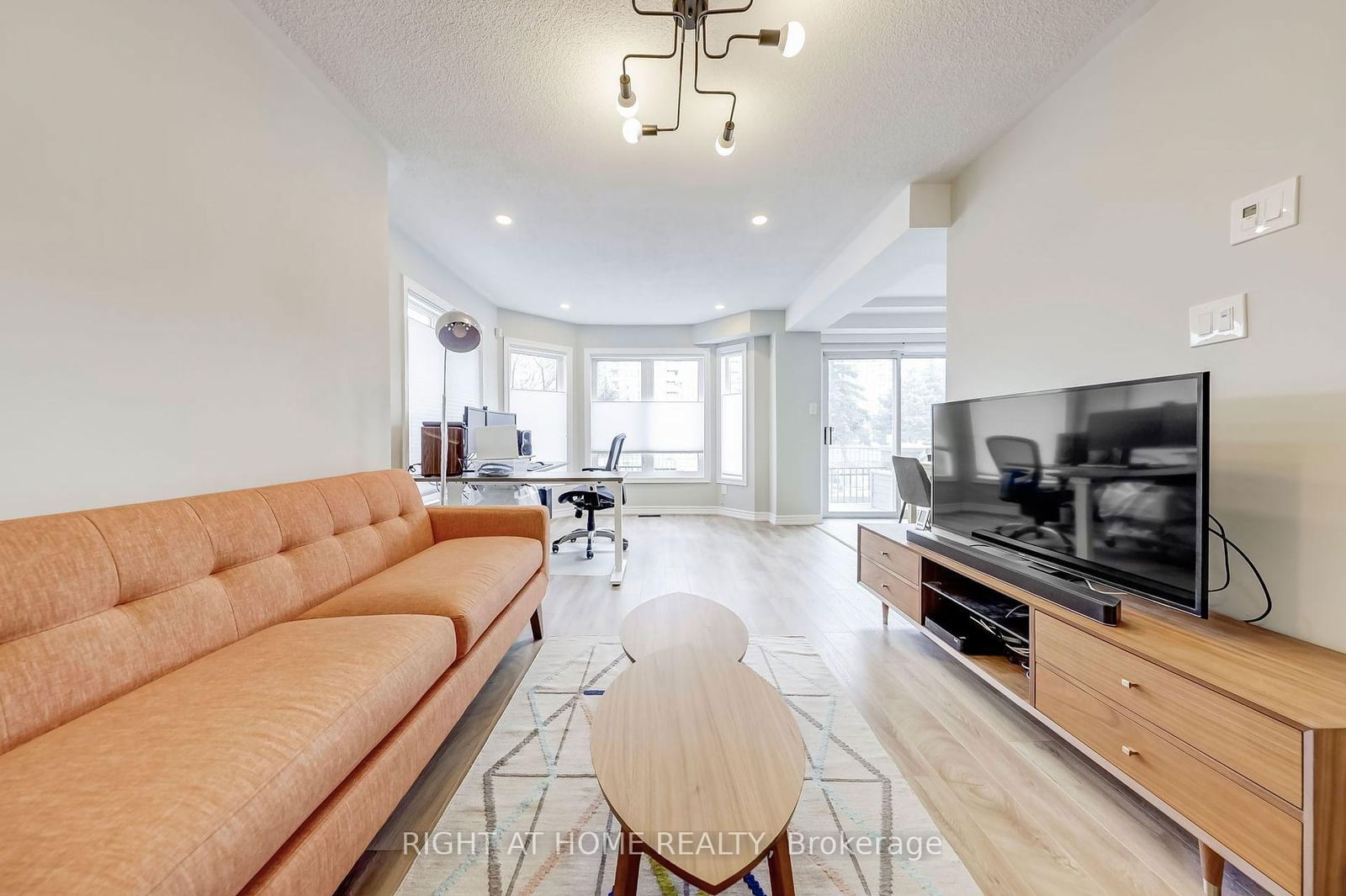 18 Clark Ave W, unit 74 for rent - image #6