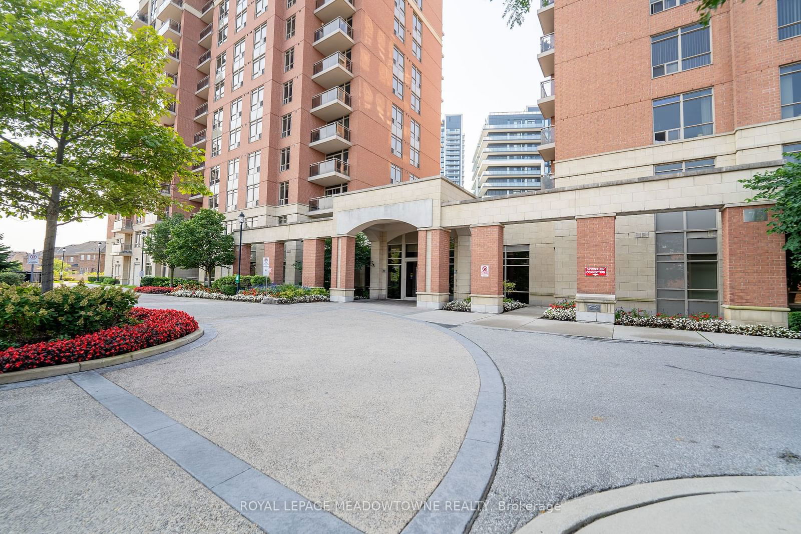 The Gates of Bayview Glen III Condos, Richmond Hill, Toronto