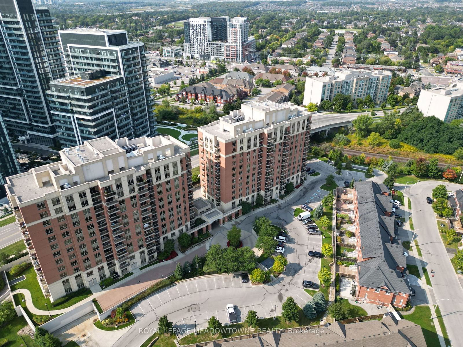 The Gates of Bayview Glen III Condos, Richmond Hill, Toronto