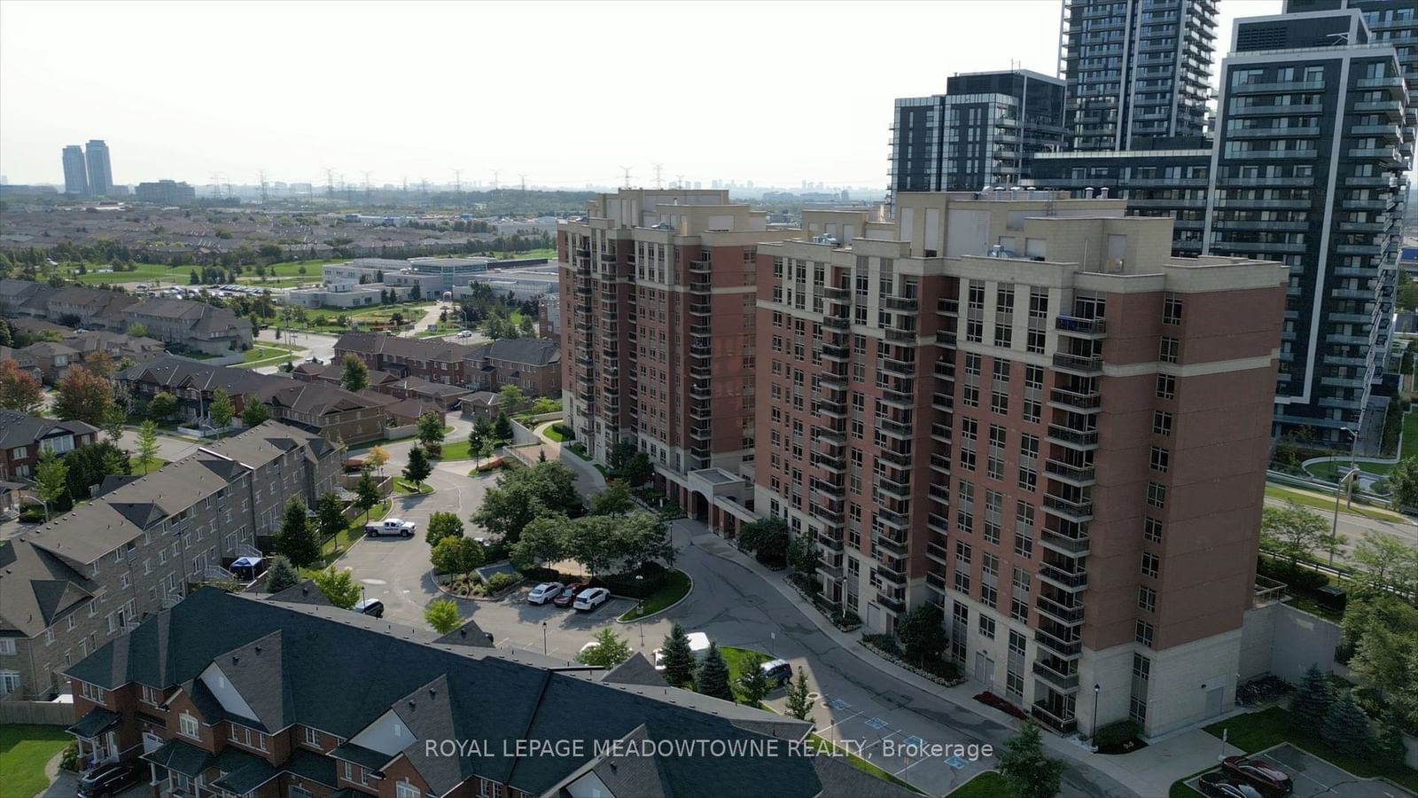 The Gates of Bayview Glen III Condos, Richmond Hill, Toronto