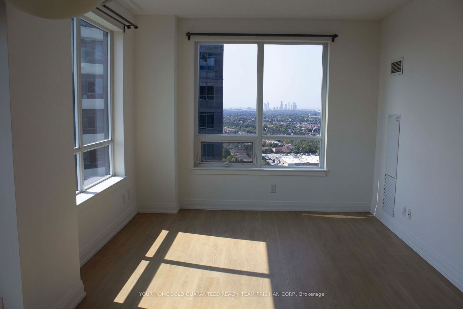 7165 Yonge St S, unit 2309 for rent - image #6