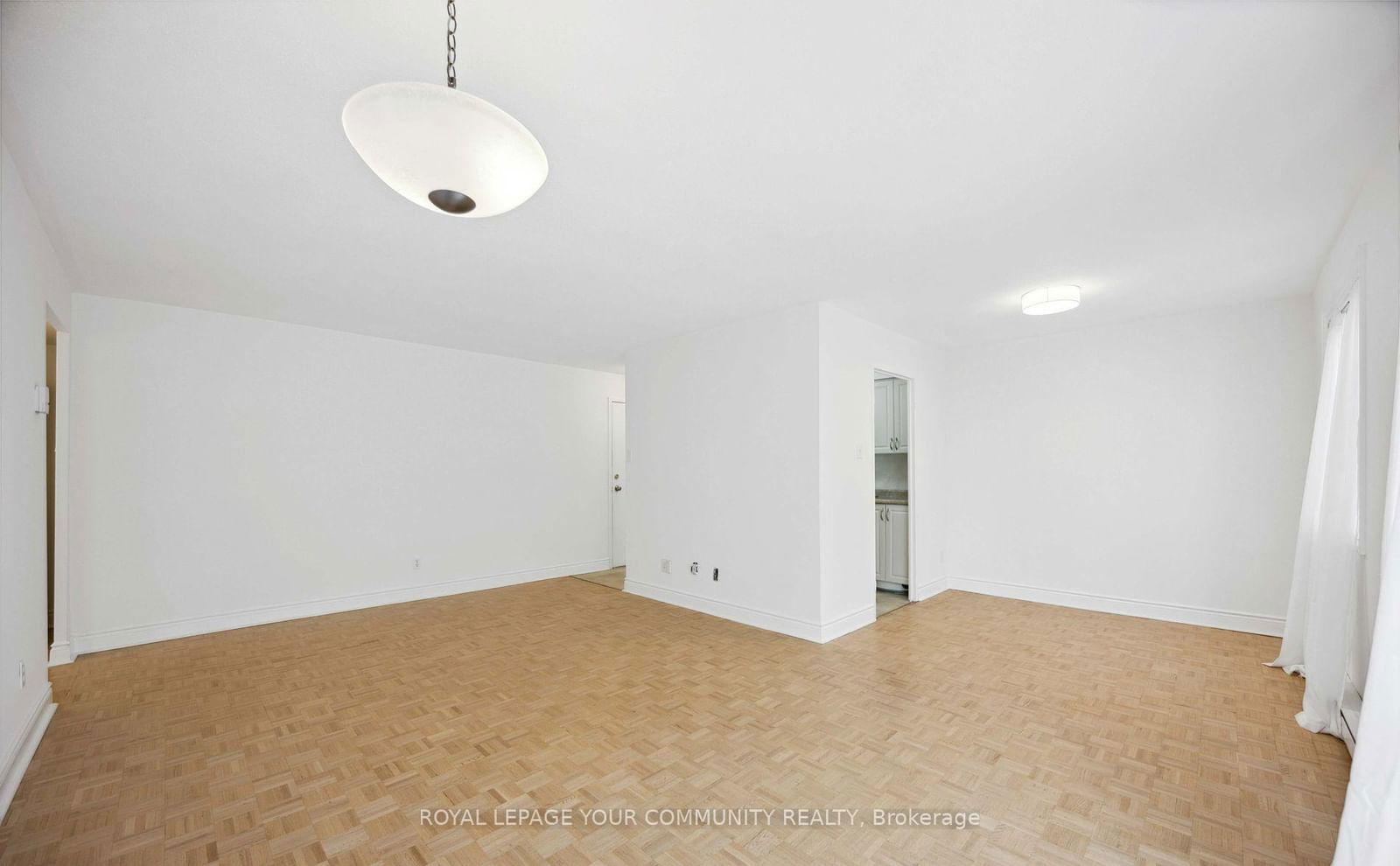 21 Elizabeth St S, unit 403 for rent - image #3