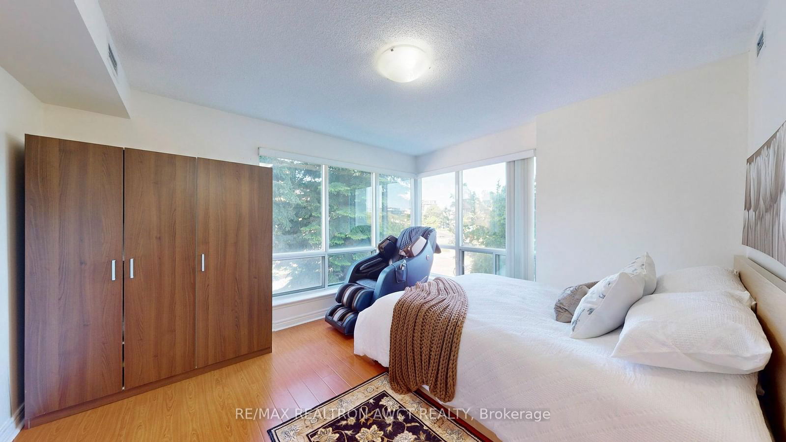 399 South Park Rd, unit 205 for sale - image #13