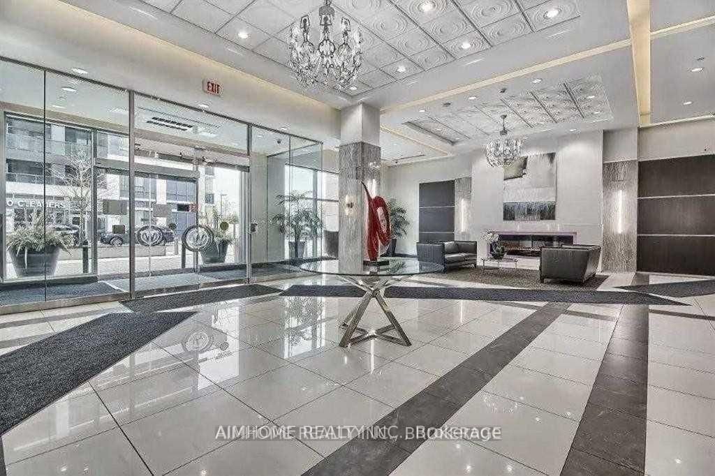 7161 Yonge St, unit 2028 for rent - image #3