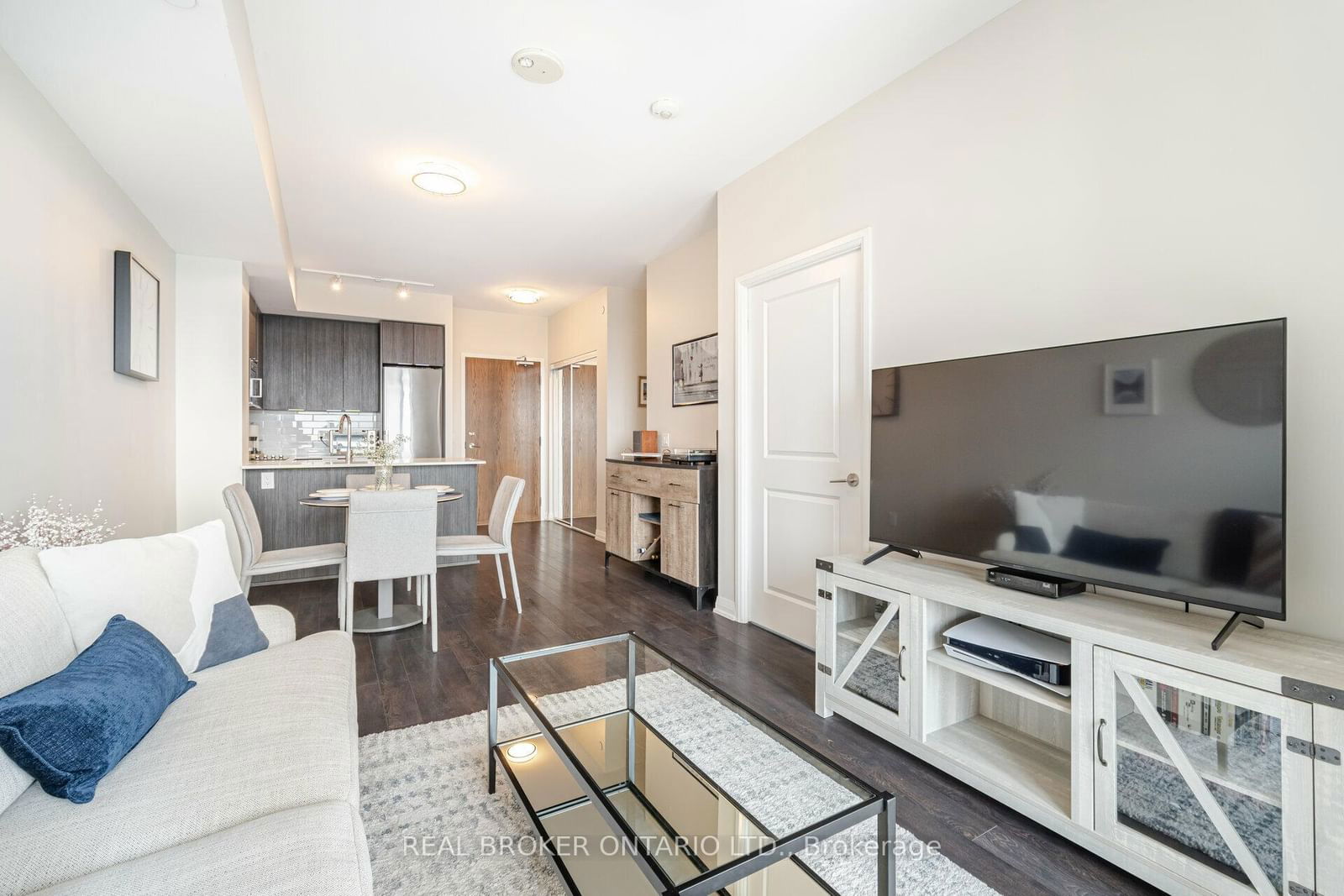 99 Eagle Rock Way, unit 611 for sale - image #15