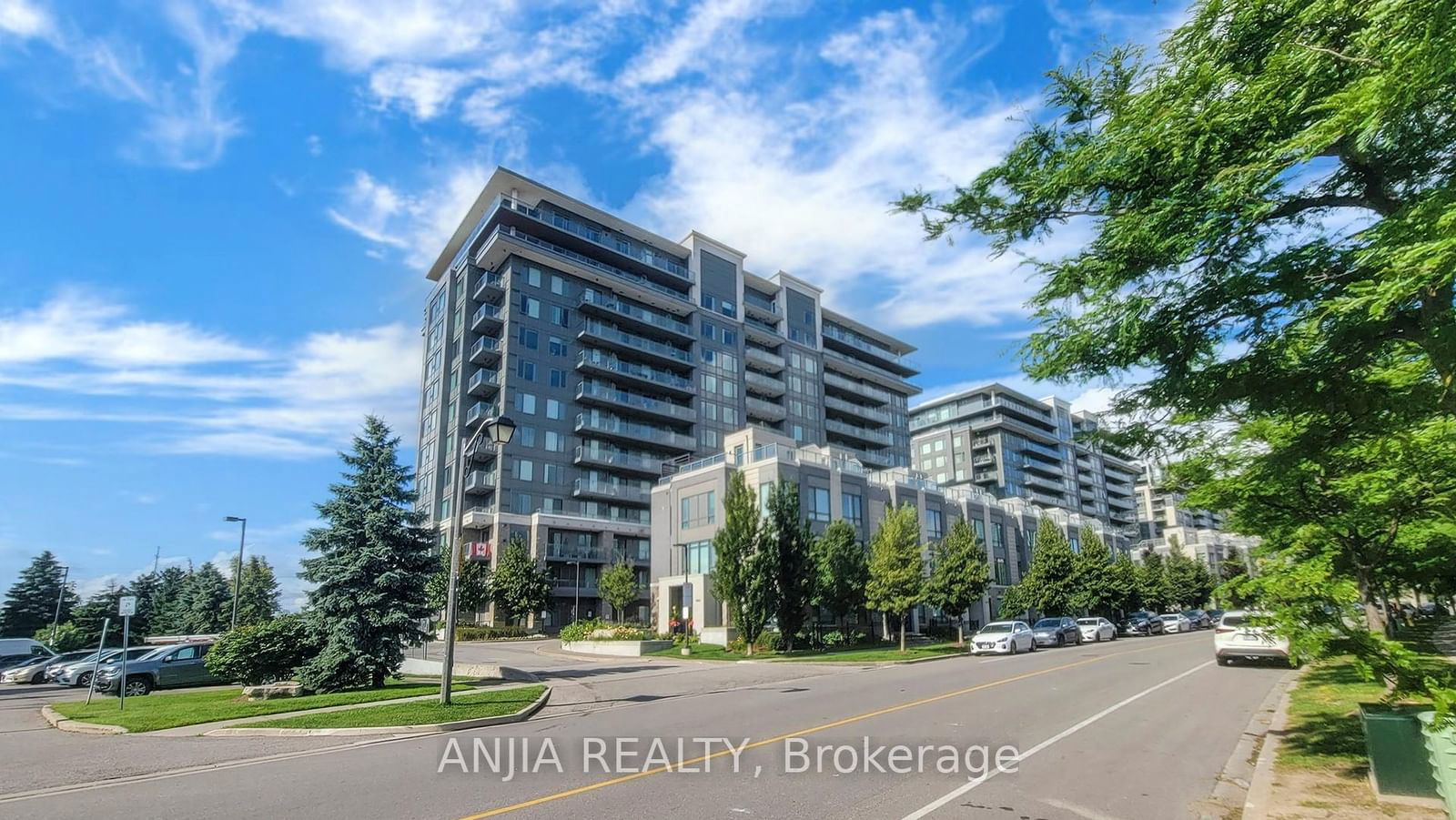 325 South Park Rd, unit 609 for sale - image #36