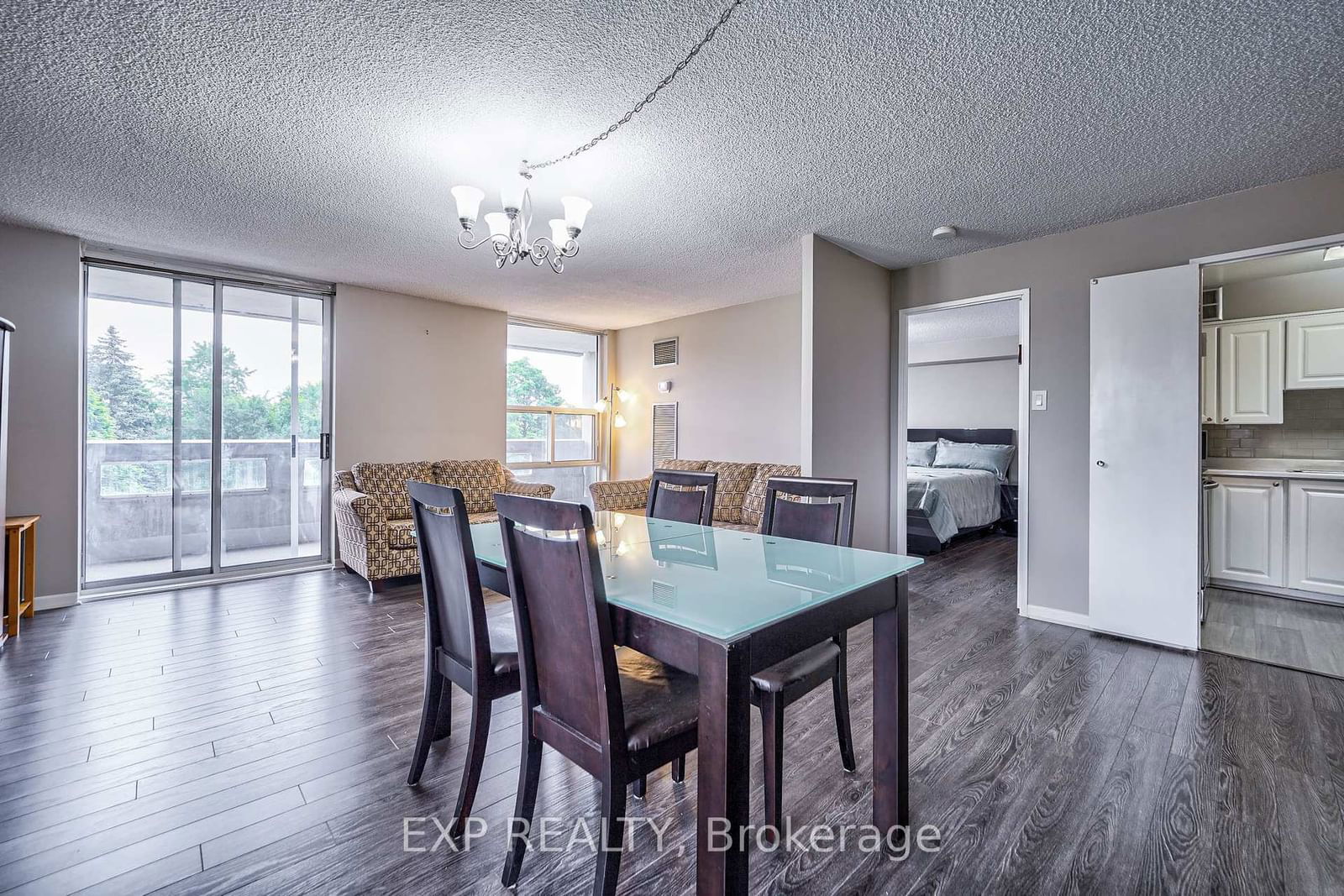 60 Inverlochy Blvd, unit 401 for sale - image #1