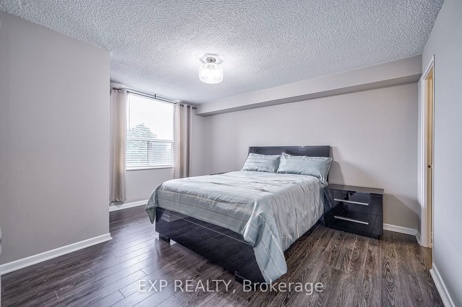 60 Inverlochy Blvd, unit 401 for sale - image #12