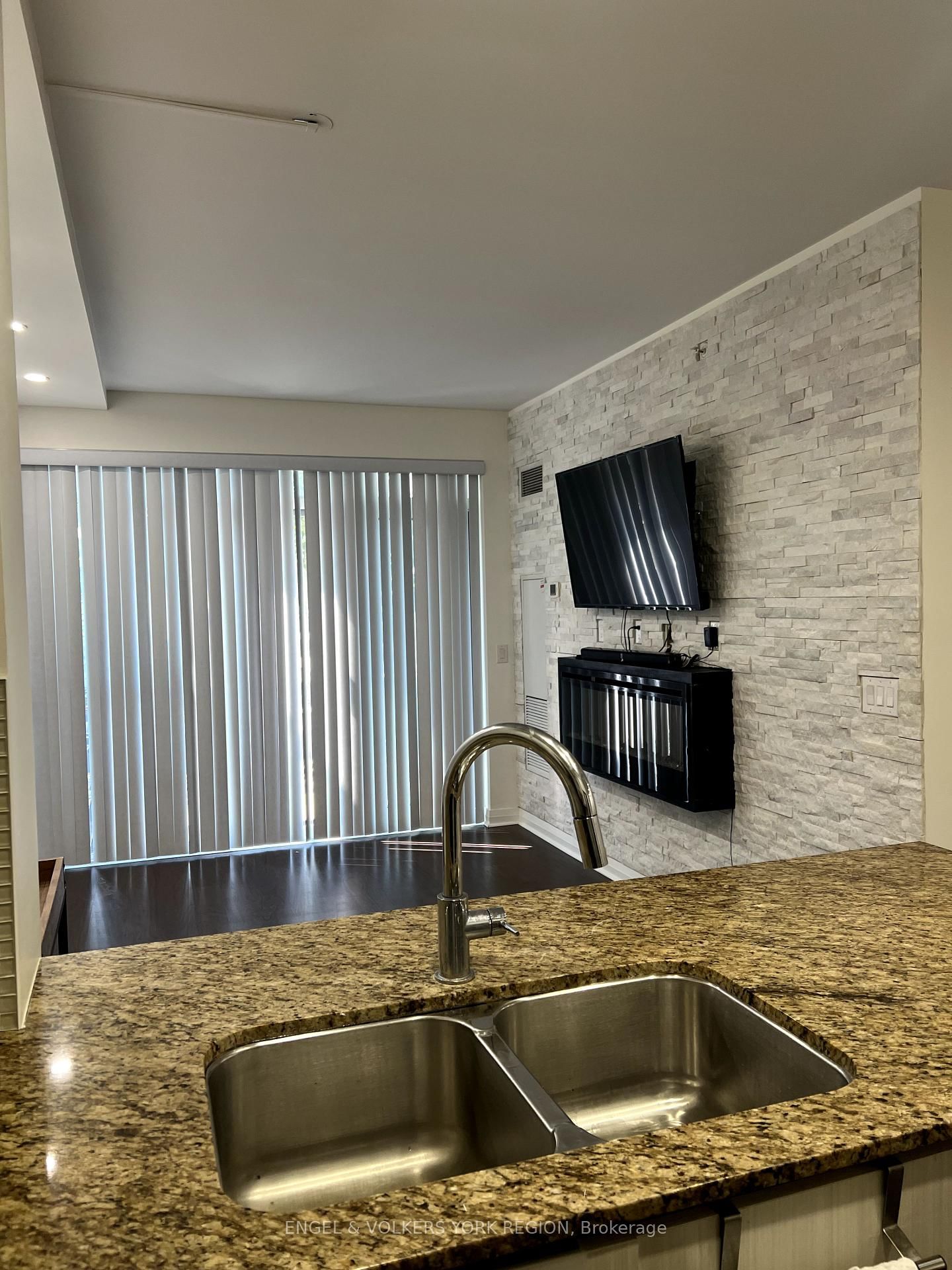 55 Oneida Cres, unit 307 for rent - image #10