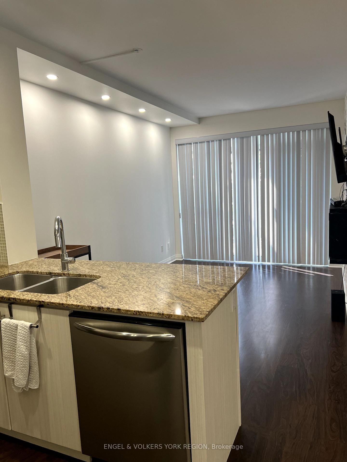 55 Oneida Cres, unit 307 for rent - image #11