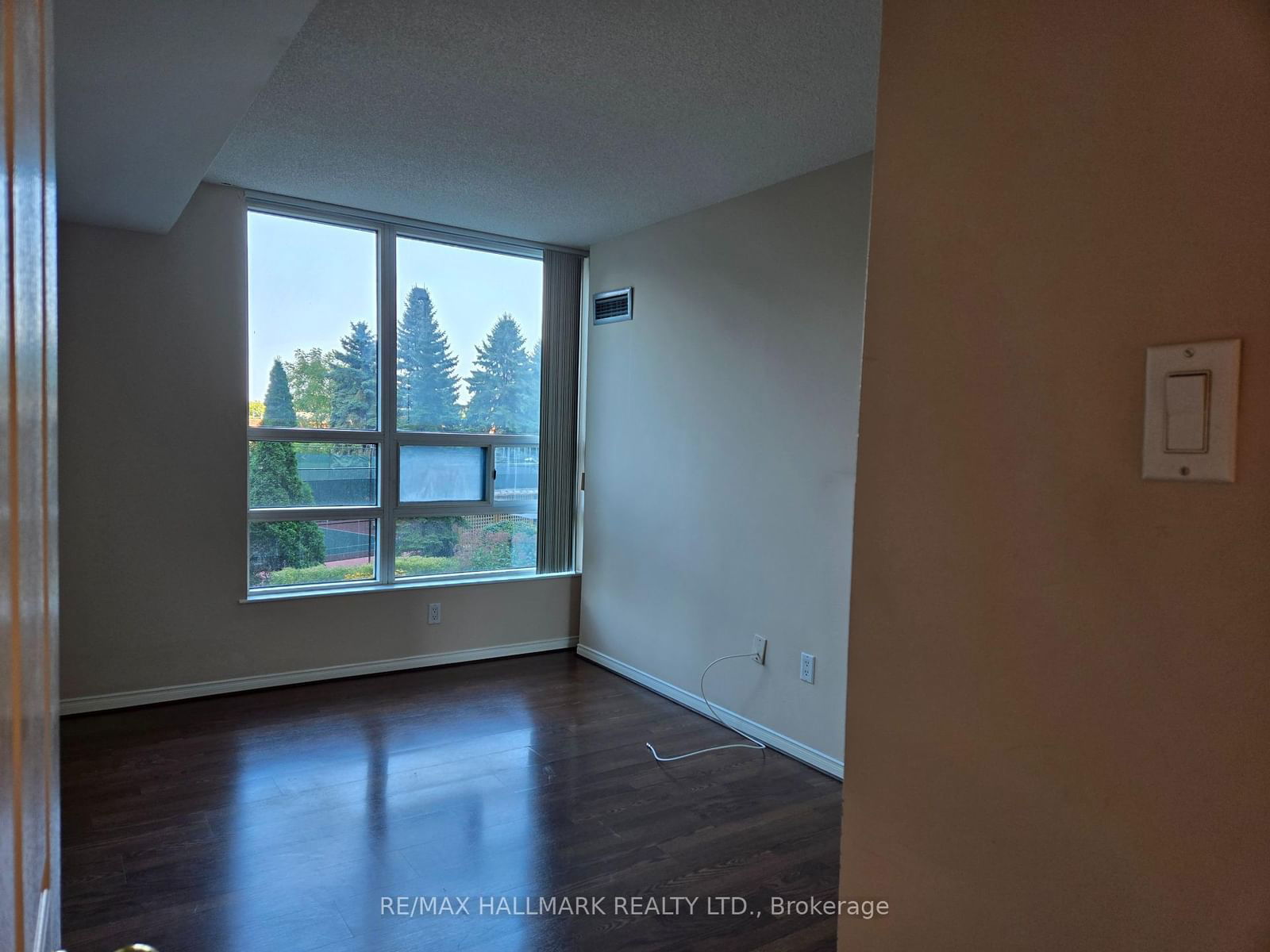 7825 Bayview Ave, unit 224 for rent