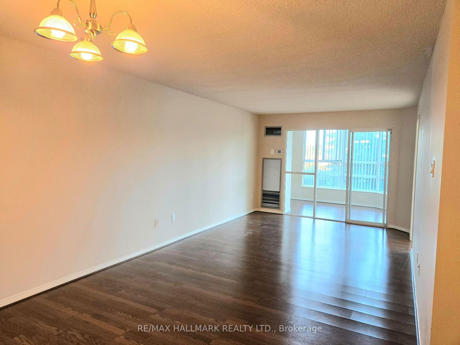 7825 Bayview Ave, unit 224 for rent