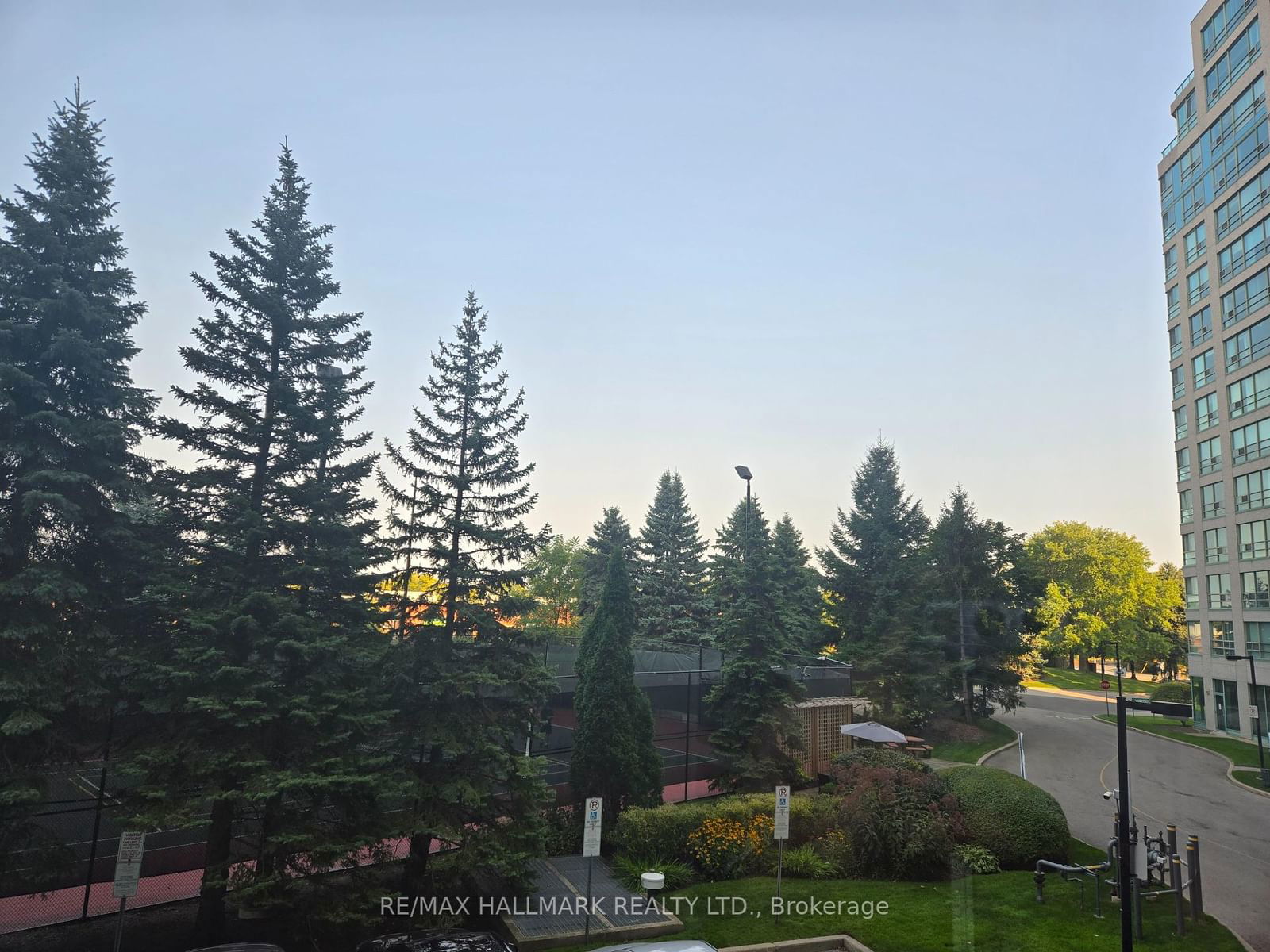 7825 Bayview Ave, unit 224 for rent - image #8